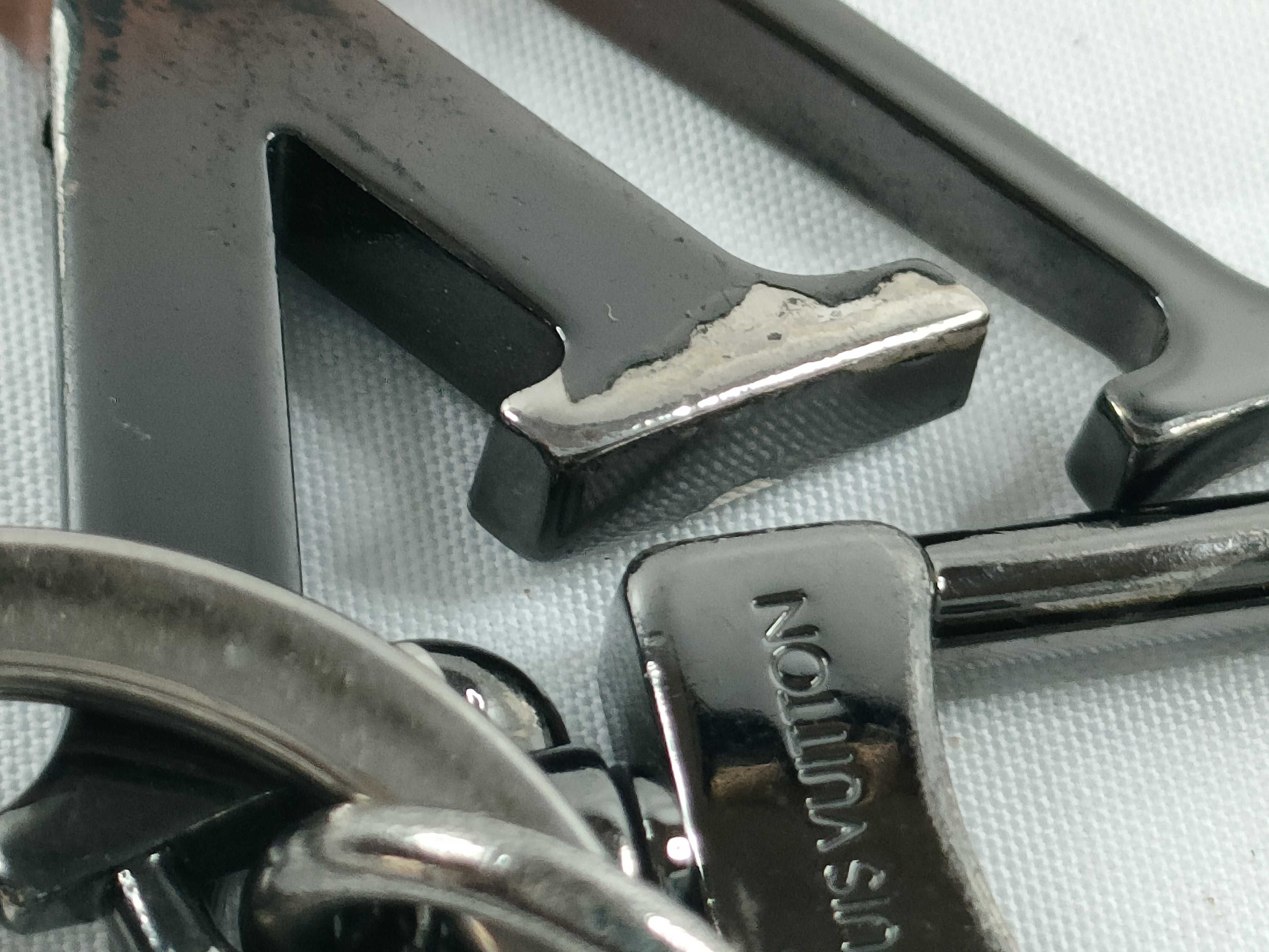Portefeuille LV Spray Keychain Key Case — view 8