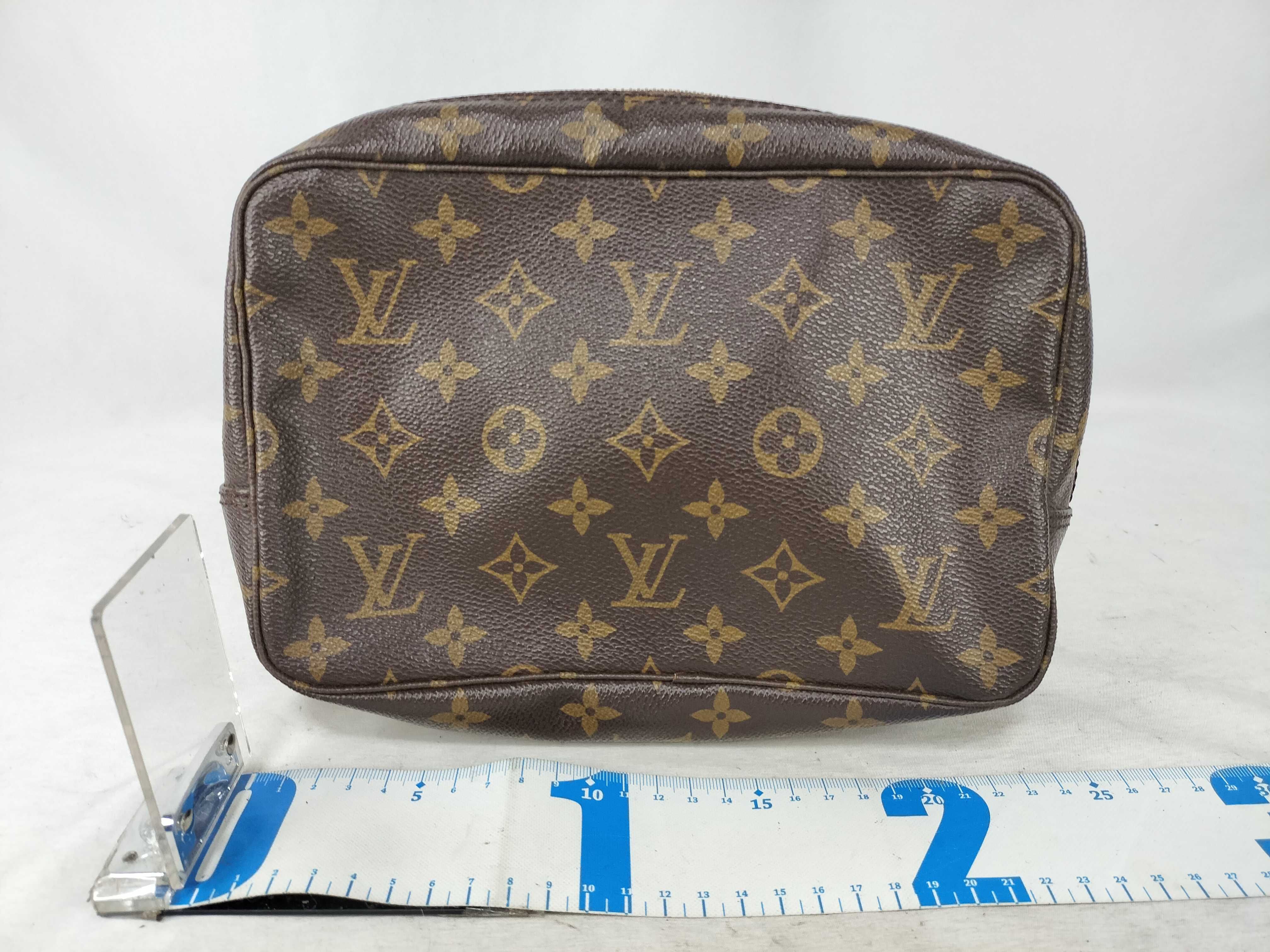 Monogram Louis Vuitton Troussard Toilette 23 Second Bag — view 2
