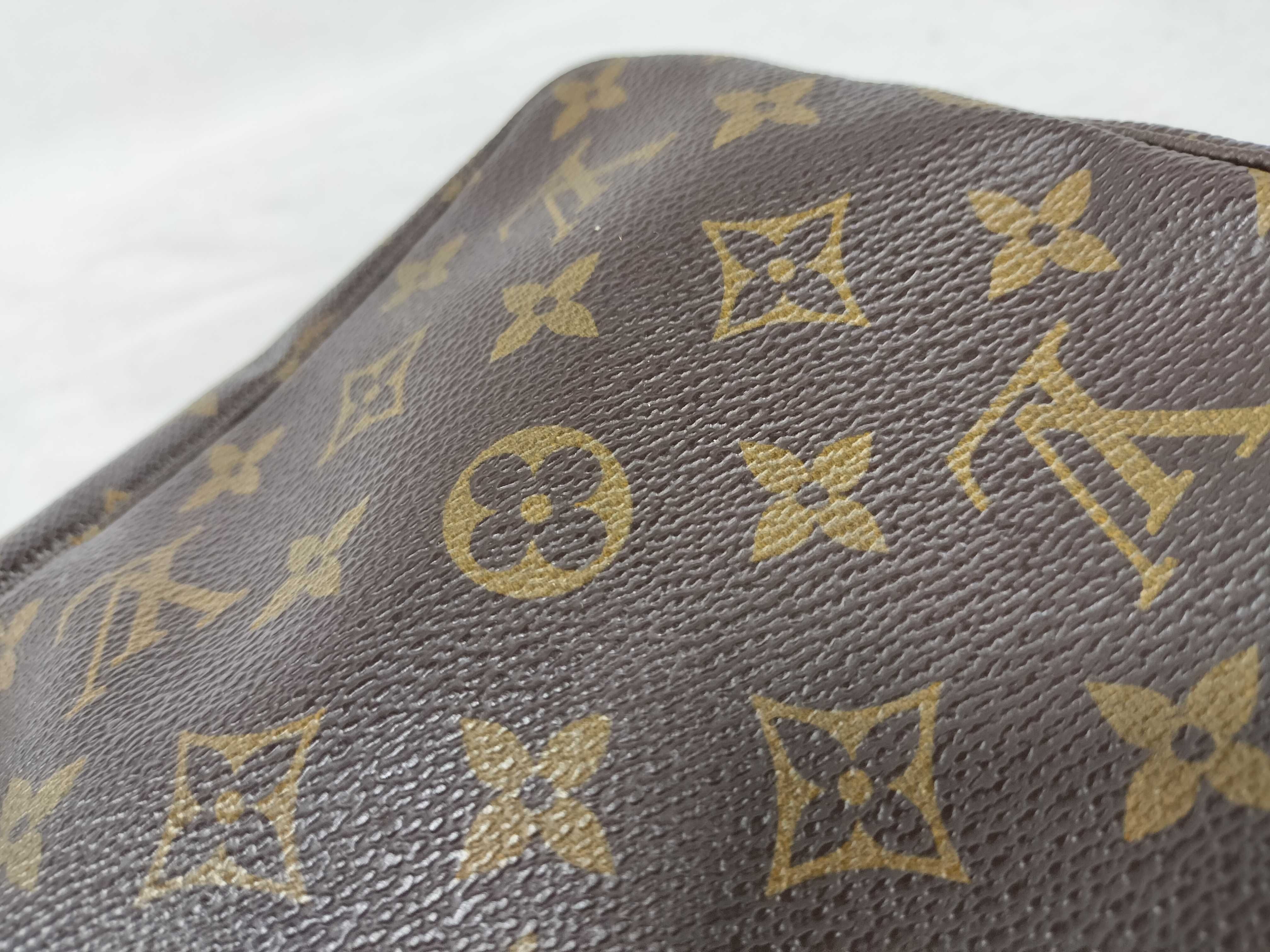 Monogram Louis Vuitton Troussard Toilette 23 Second Bag — view 12