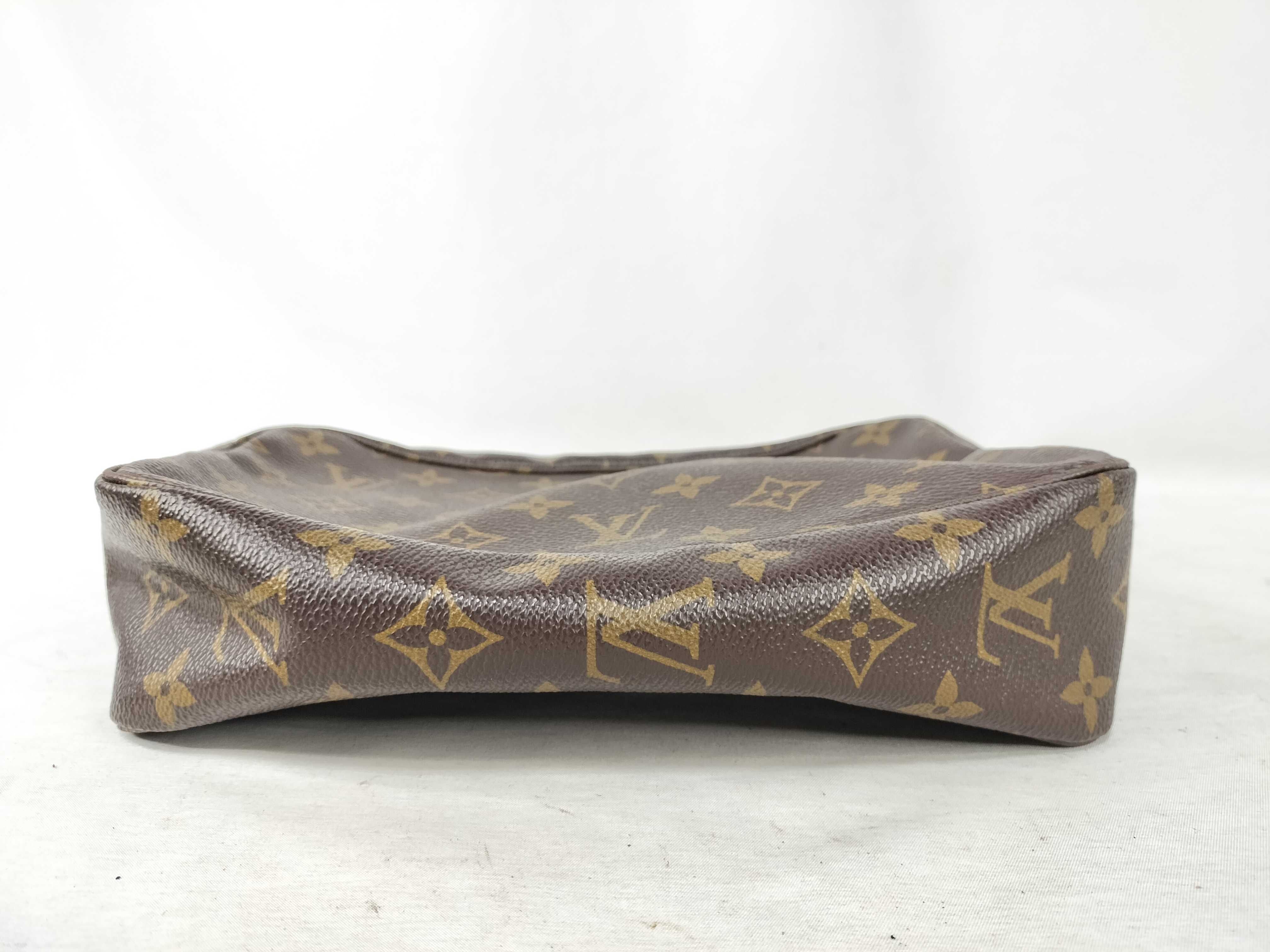 Monogram Louis Vuitton Troussard Toilette 23 Second Bag — view 5