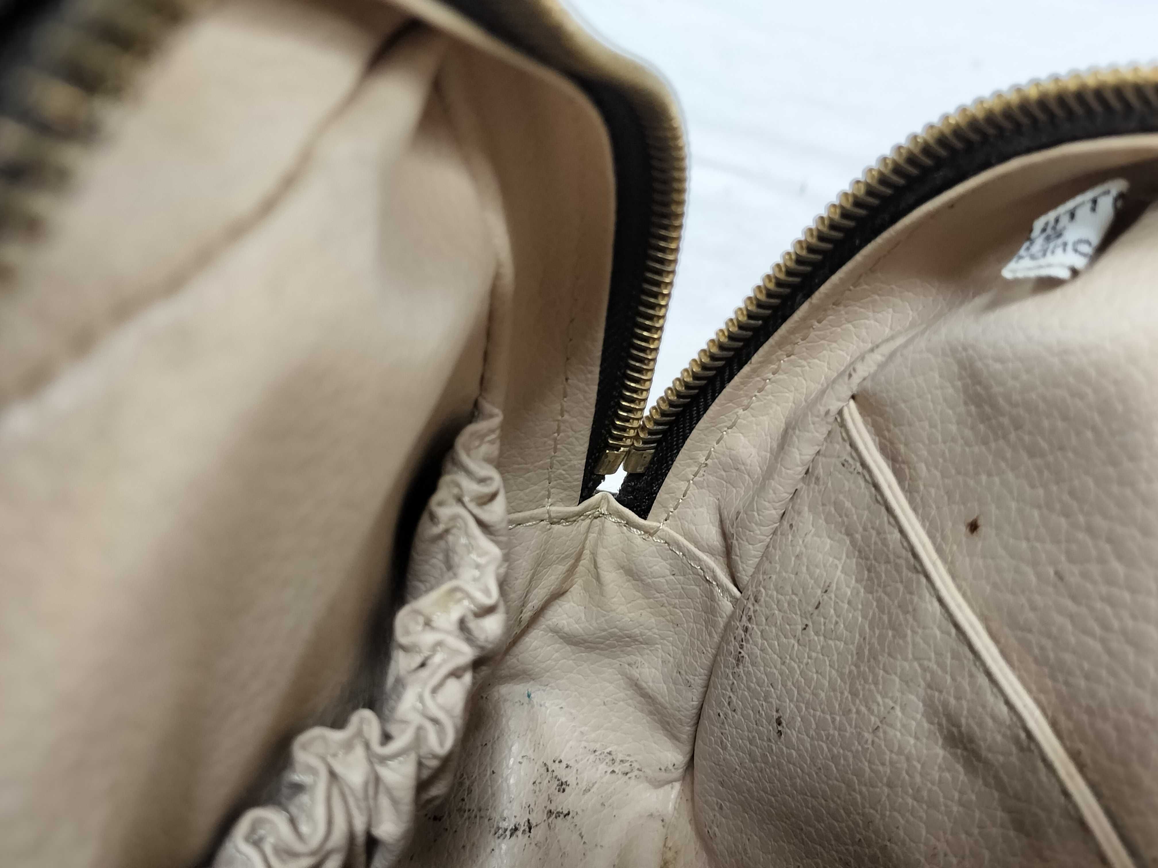 Monogram Louis Vuitton Troussard Toilette 23 Second Bag — view 6