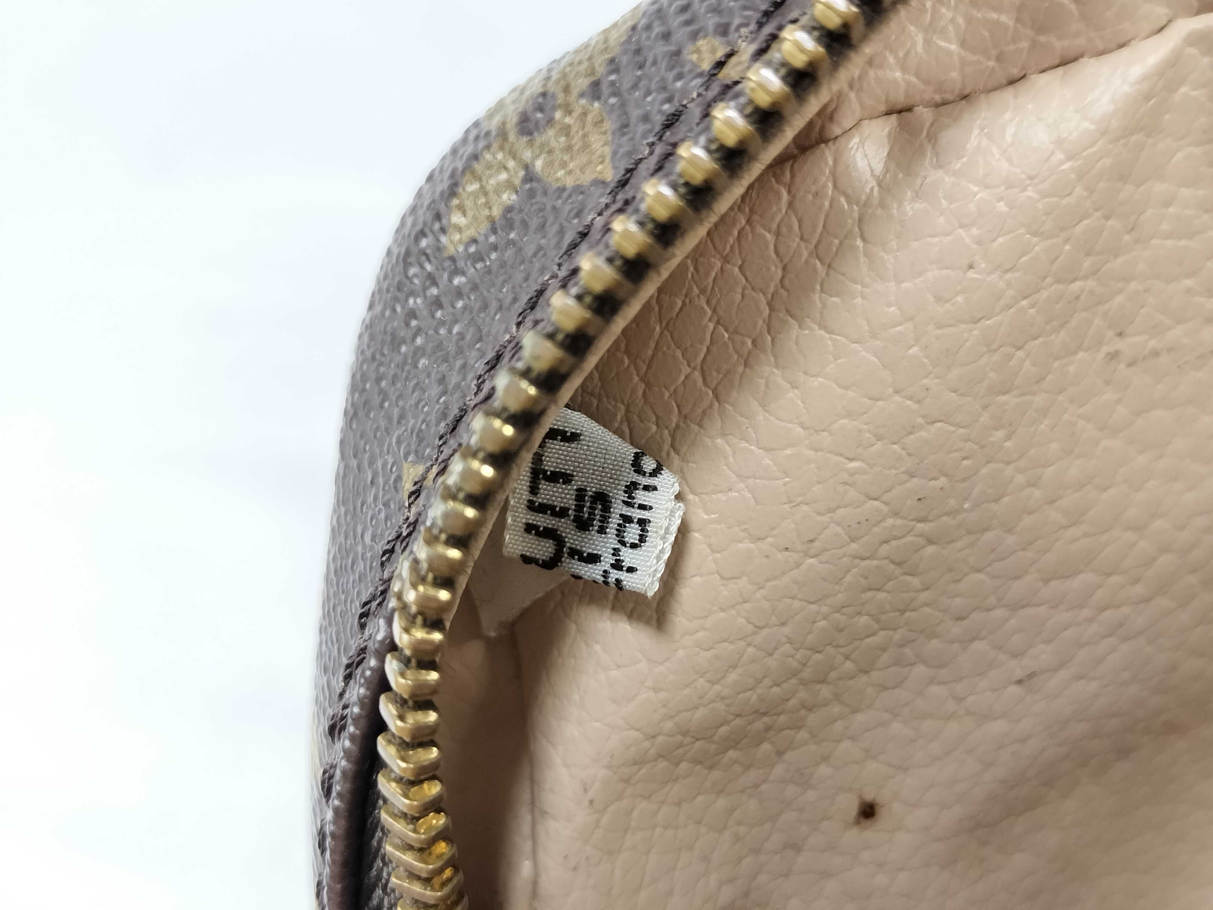 Monogram Louis Vuitton Troussard Toilette 23 Second Bag — view 9