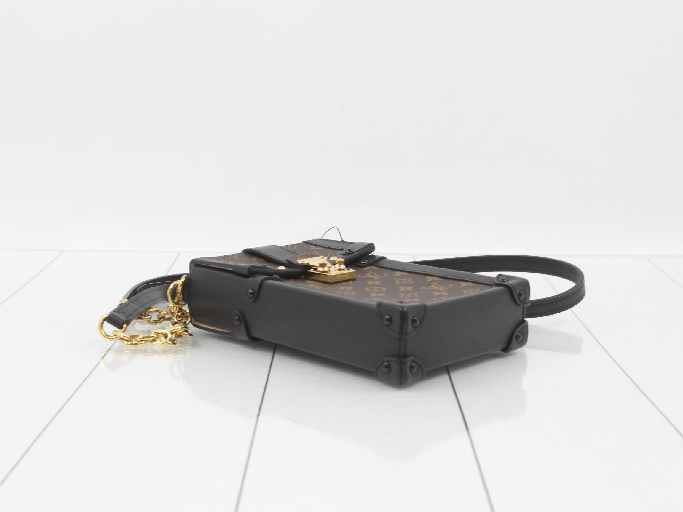 Pochette Trunk Vertical Monogram — view 5