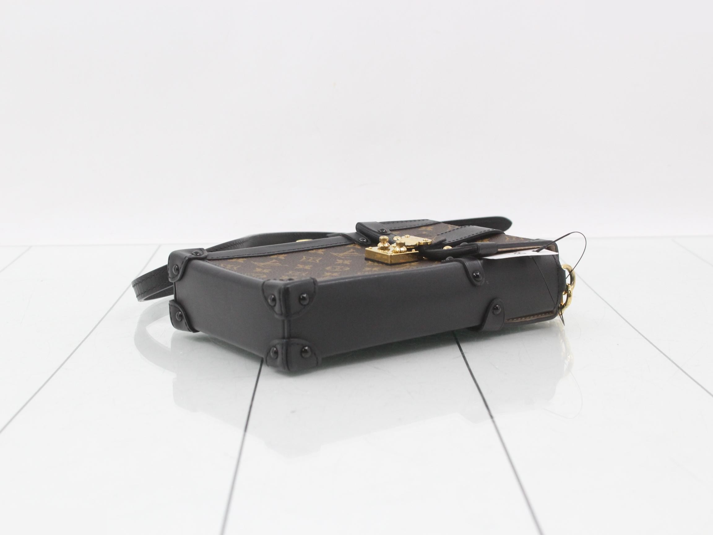 Pochette Trunk Vertical Monogram — view 6