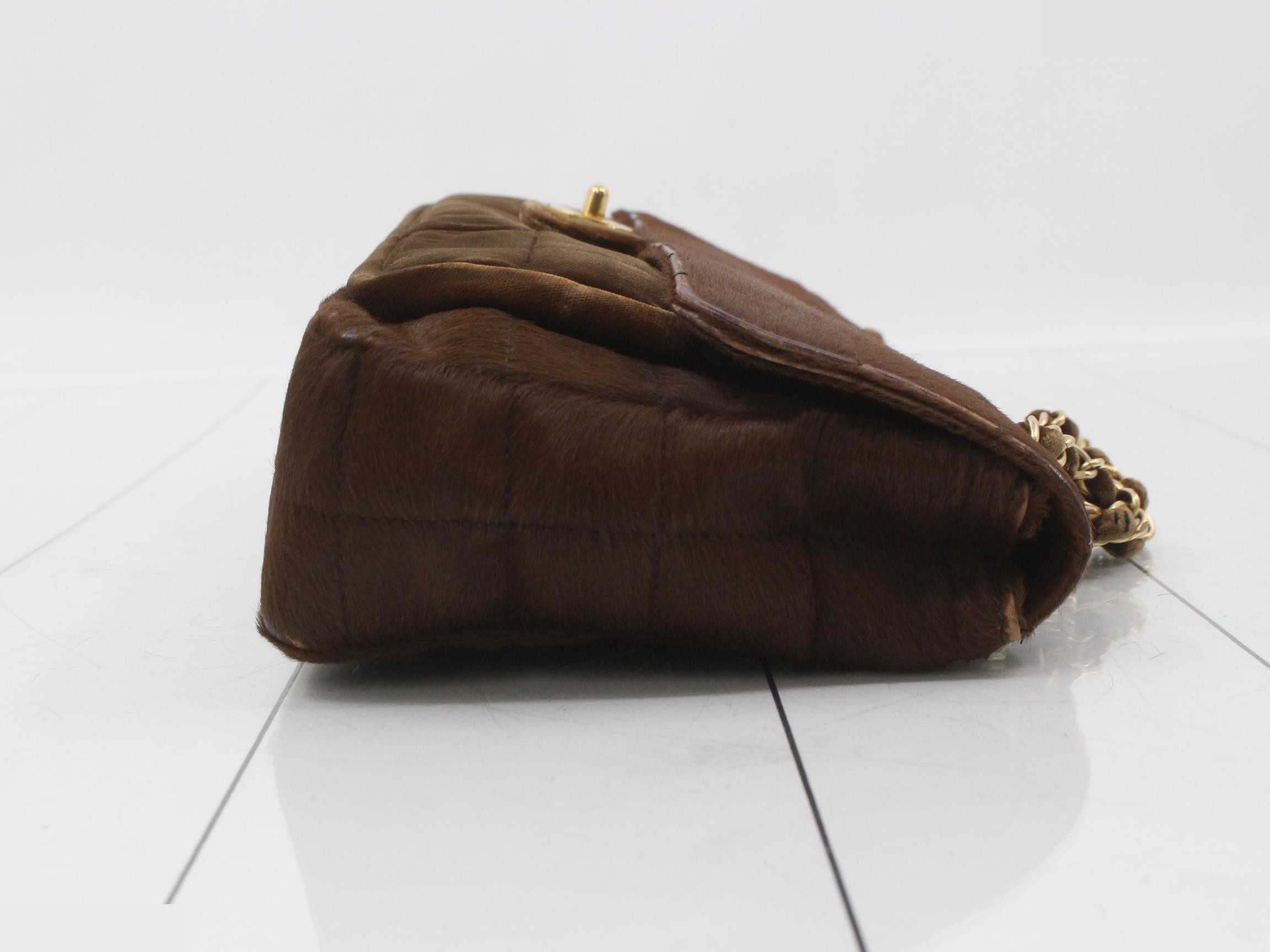 Chocolate bar shoulder bag, calfskin — view 3
