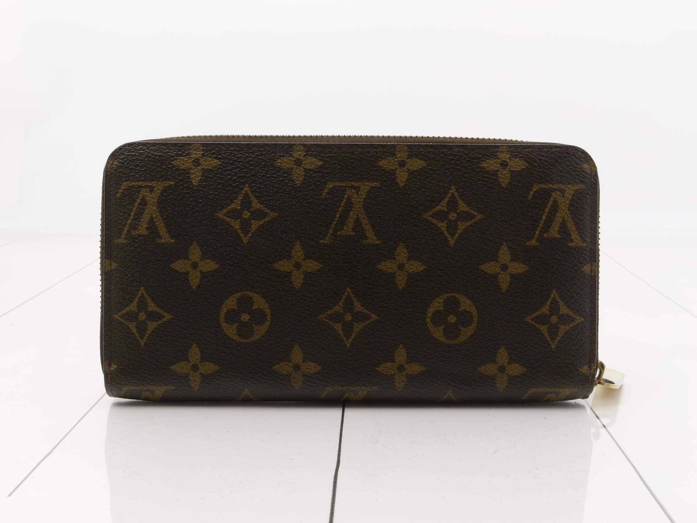 Zippy Wallet Monogram — view 2