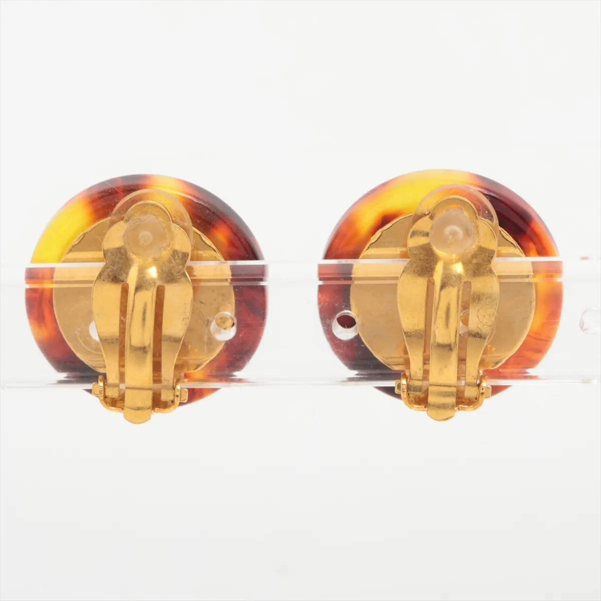 Coco 97P Earrings (for both ears) GP x Faux Pearl x Resin Gold. Shows — view 2