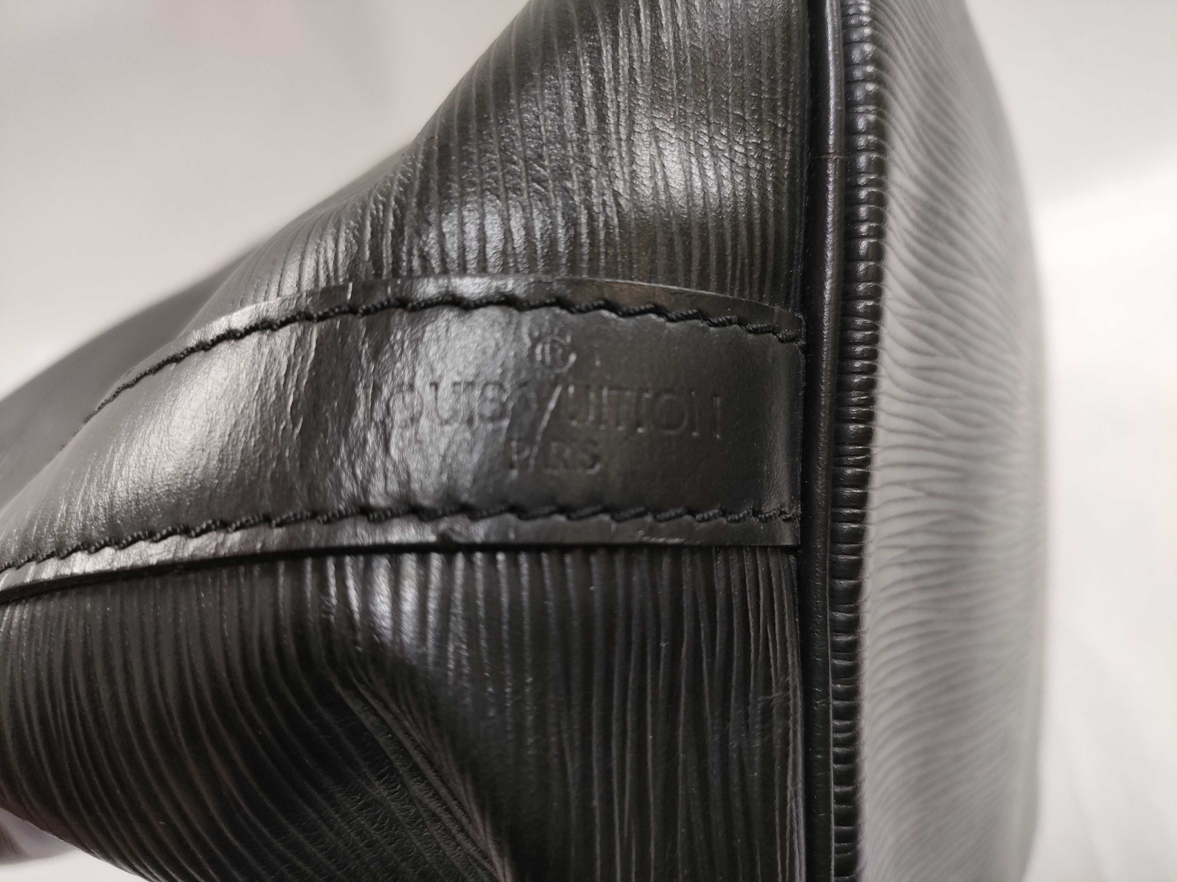 Epi Noe Shoulder Bag — view 9