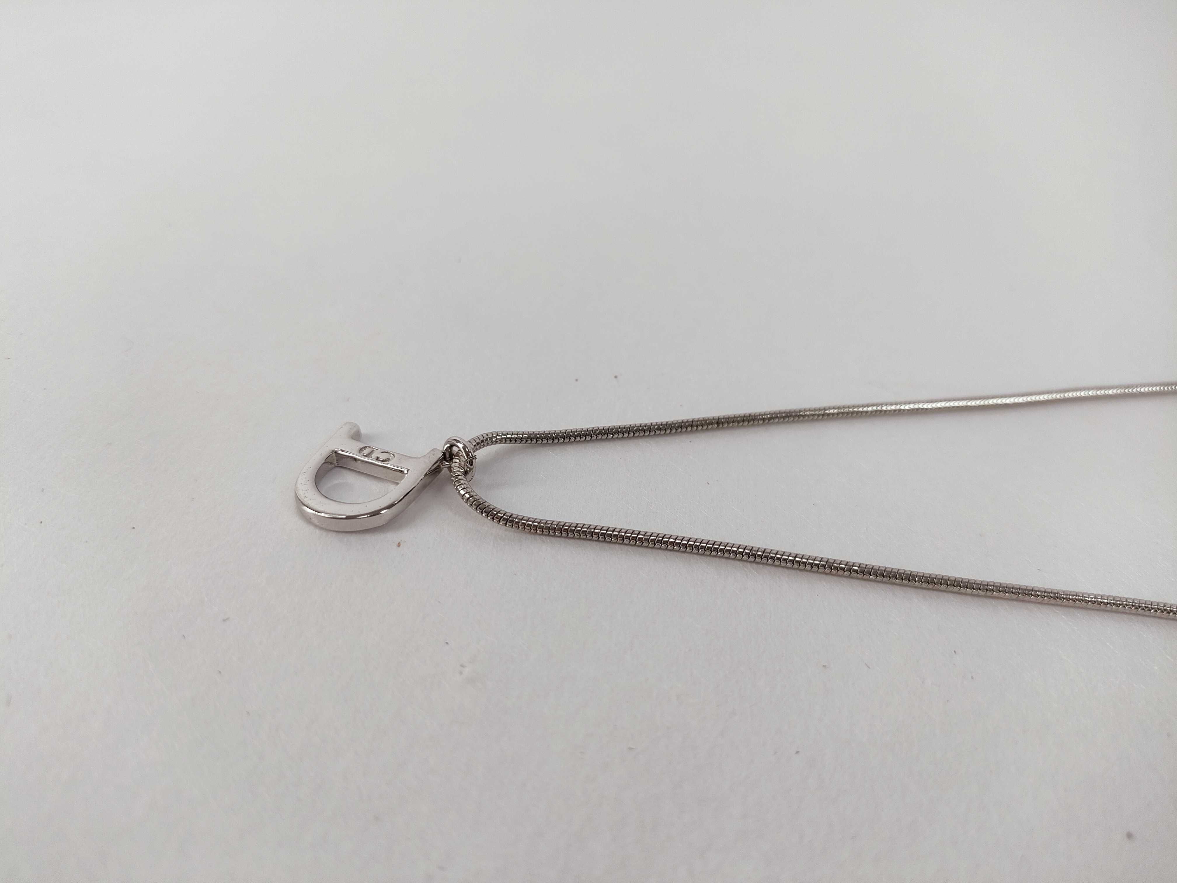 D logo necklace — view 6