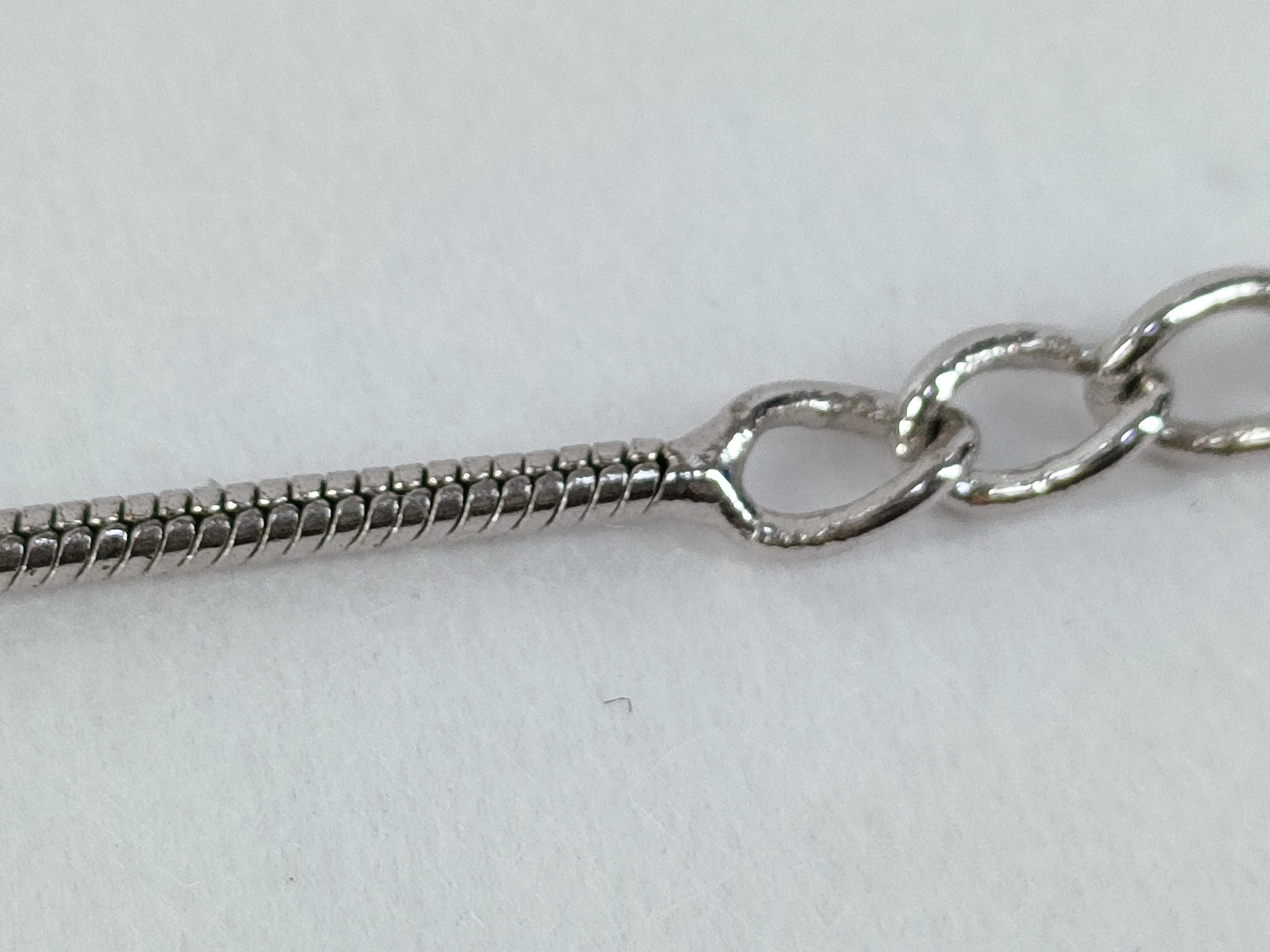 D logo necklace — view 9