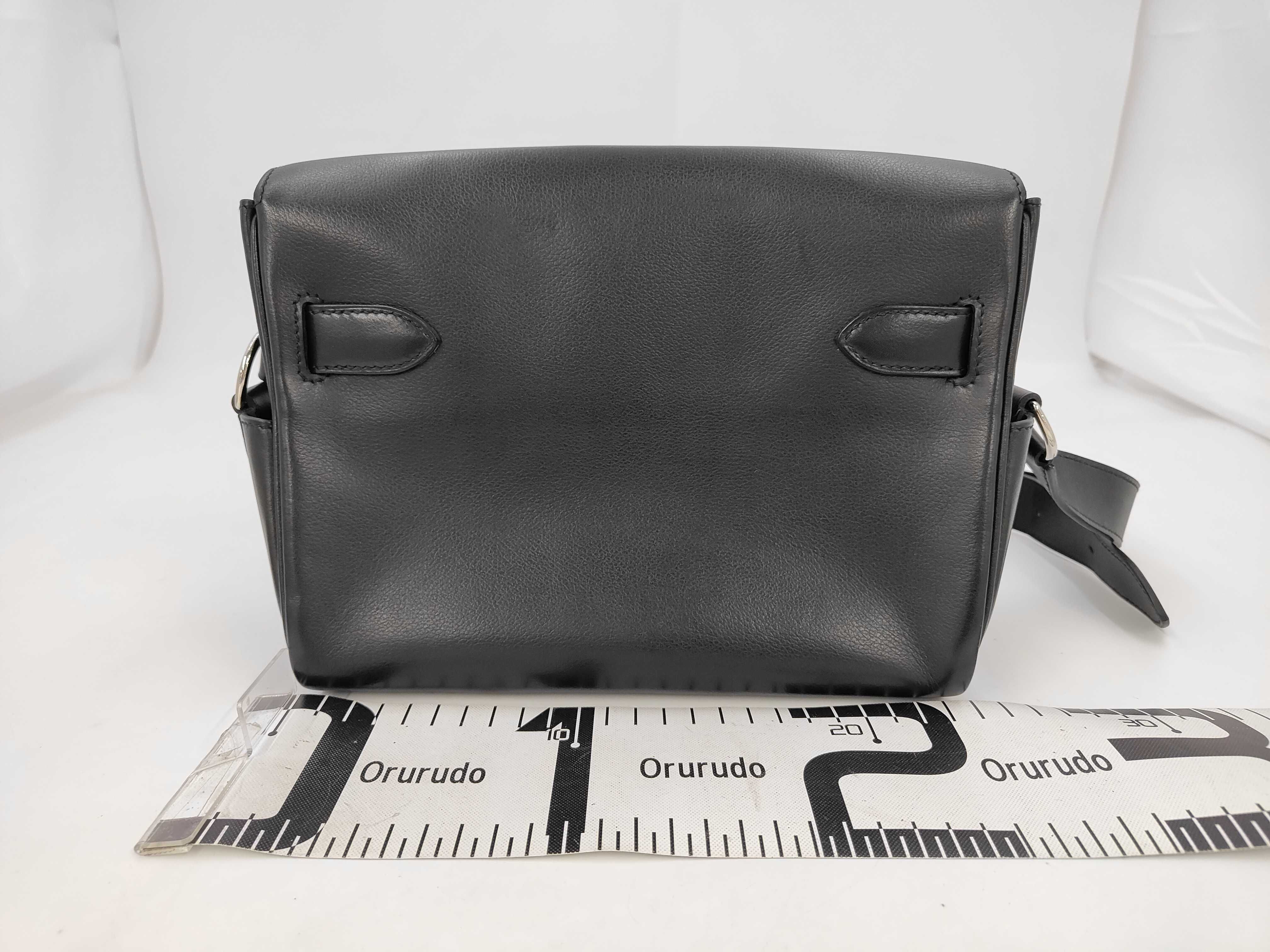 Kelly Messenger PM Evergrain Black SS K Stamp Shoulder Bag — view 2