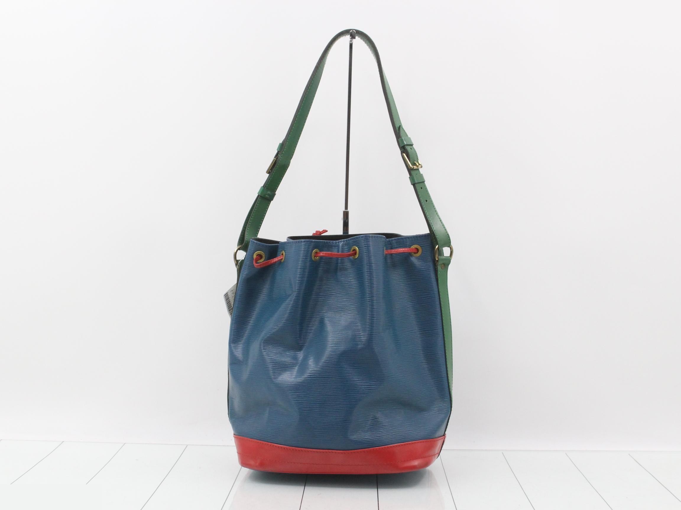Noe, Toledo Blue, Castilian Red, Borneo Green — view 2