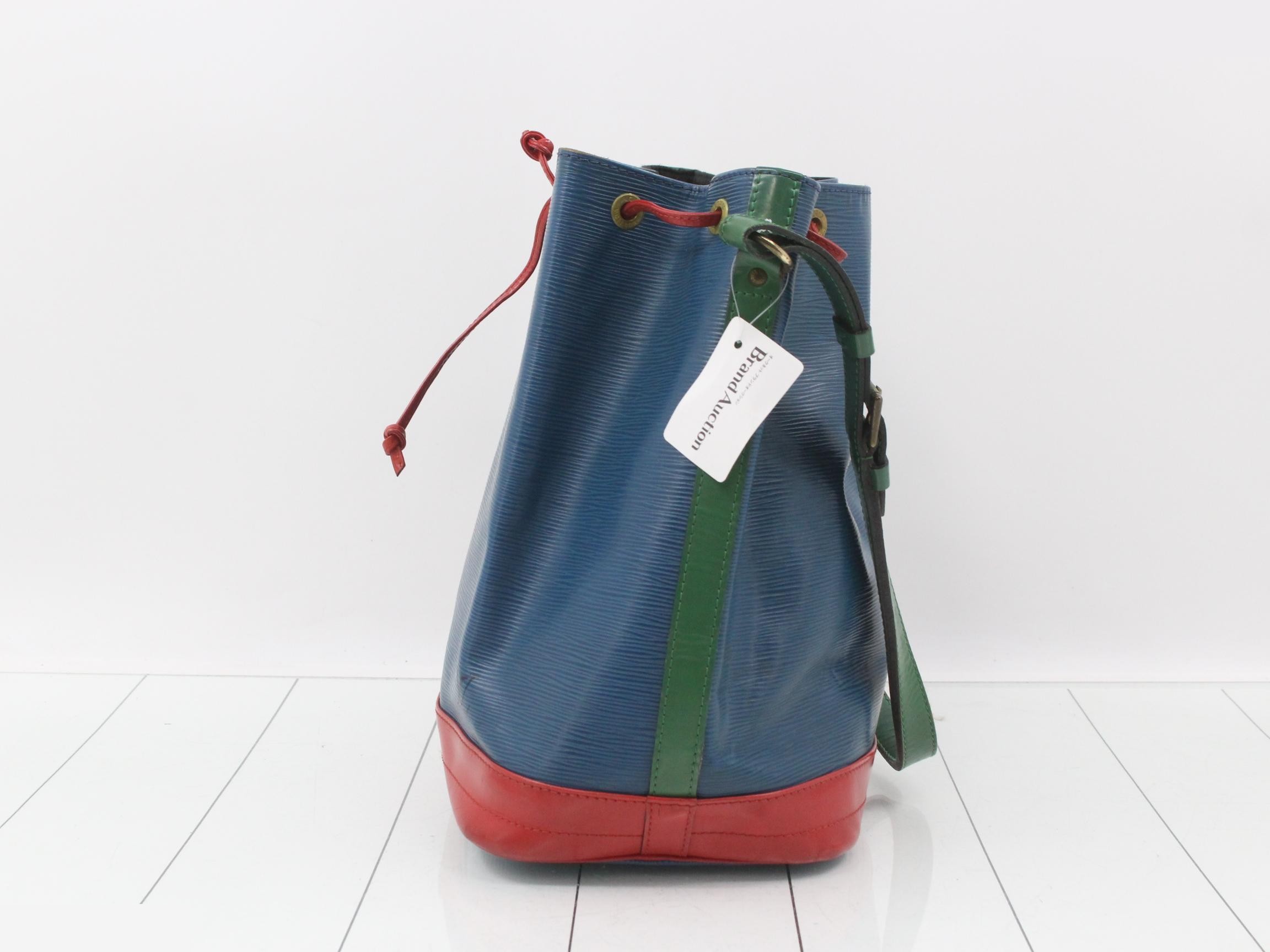 Noe, Toledo Blue, Castilian Red, Borneo Green — view 3