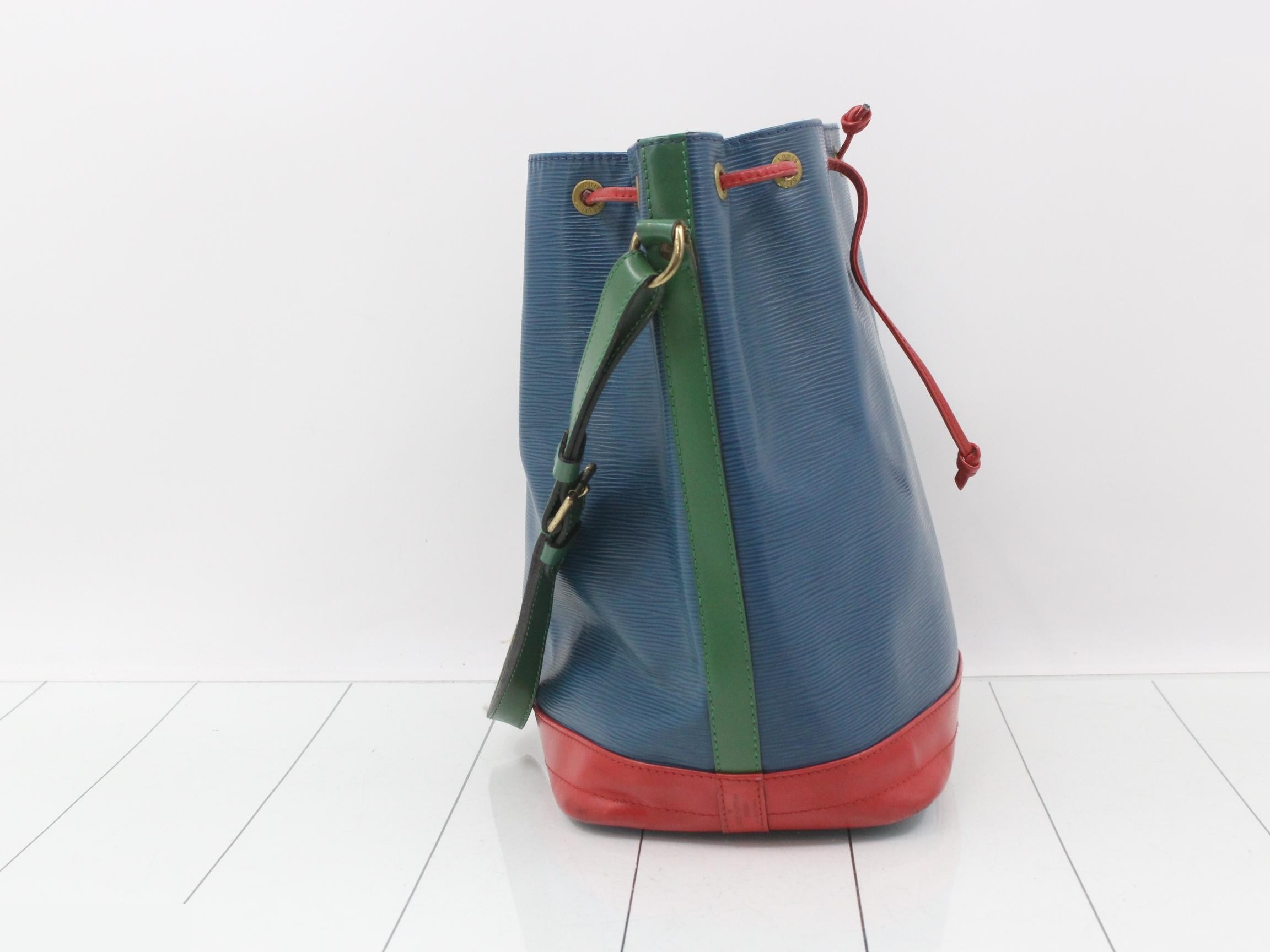 Noe, Toledo Blue, Castilian Red, Borneo Green — view 4