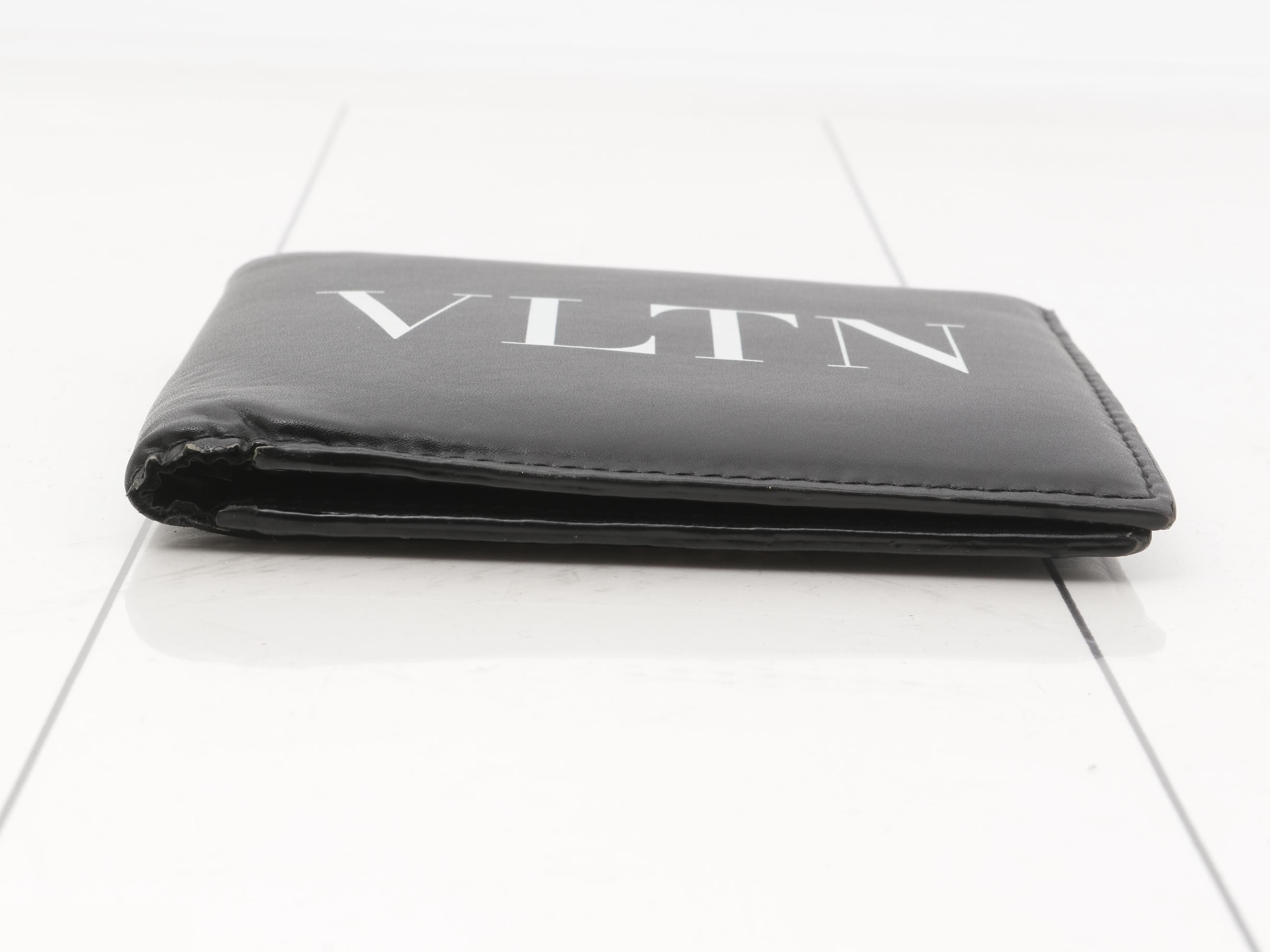 Other lines: Bags and Wallets — view 3