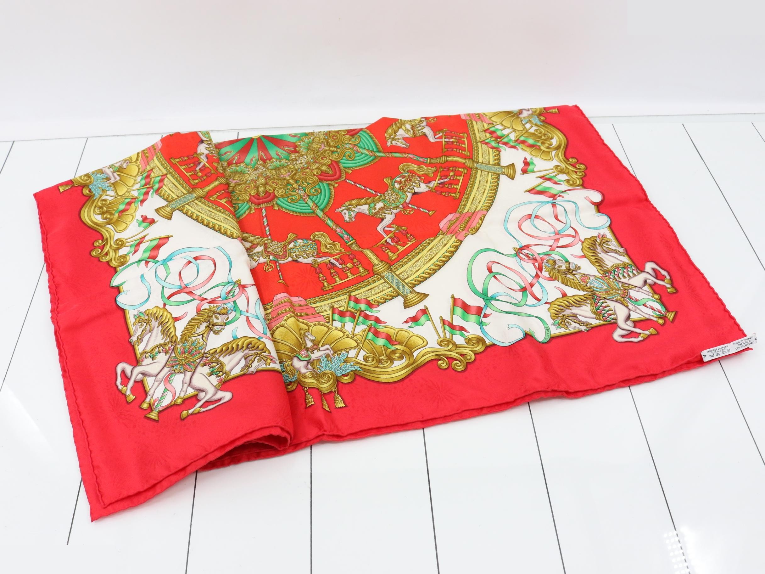 Carre 90 scarf, with box. — view 3