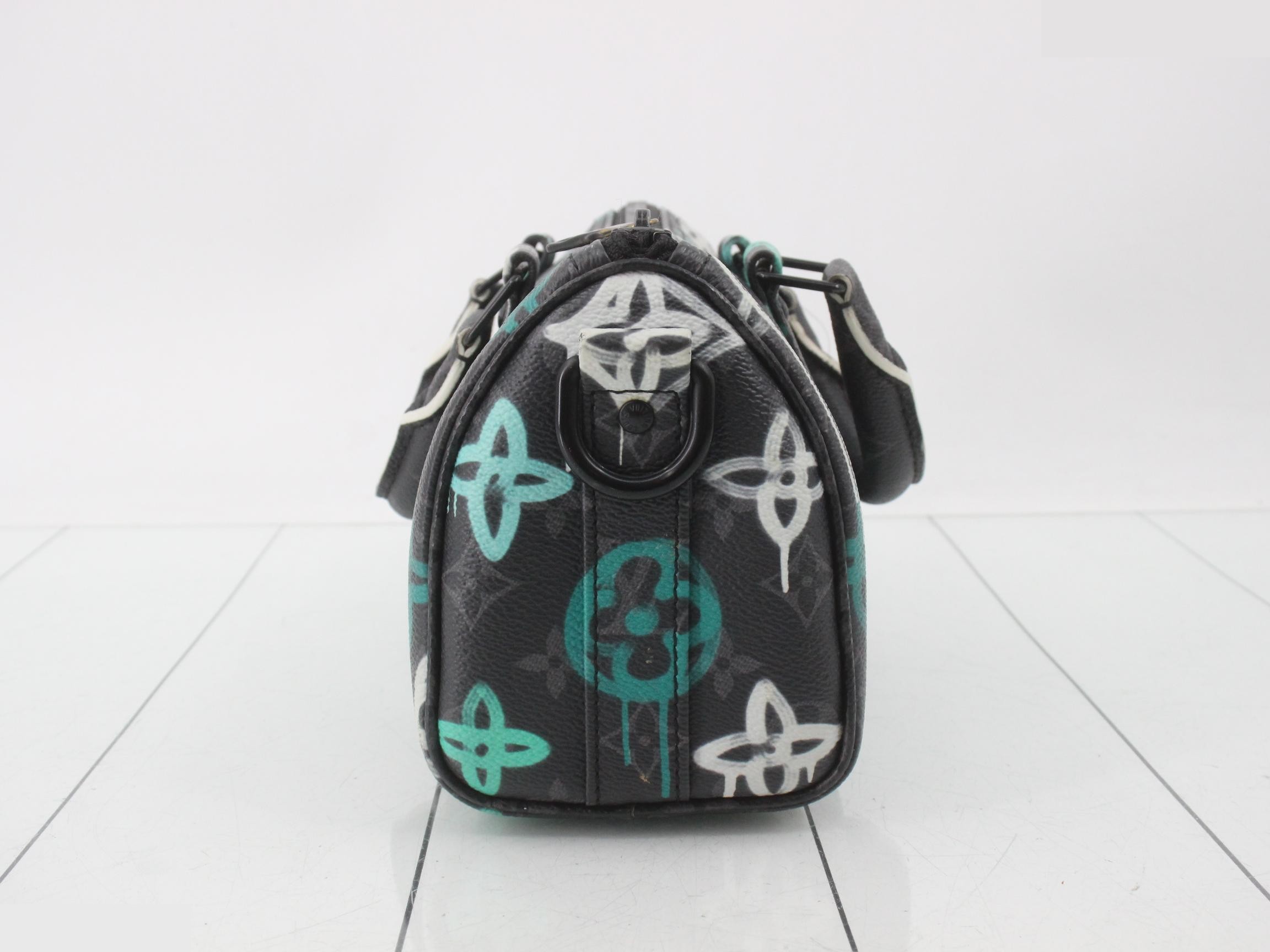 Monogram Graffiti Vert Keepall Bandoulière 25 IC Chip — view 4