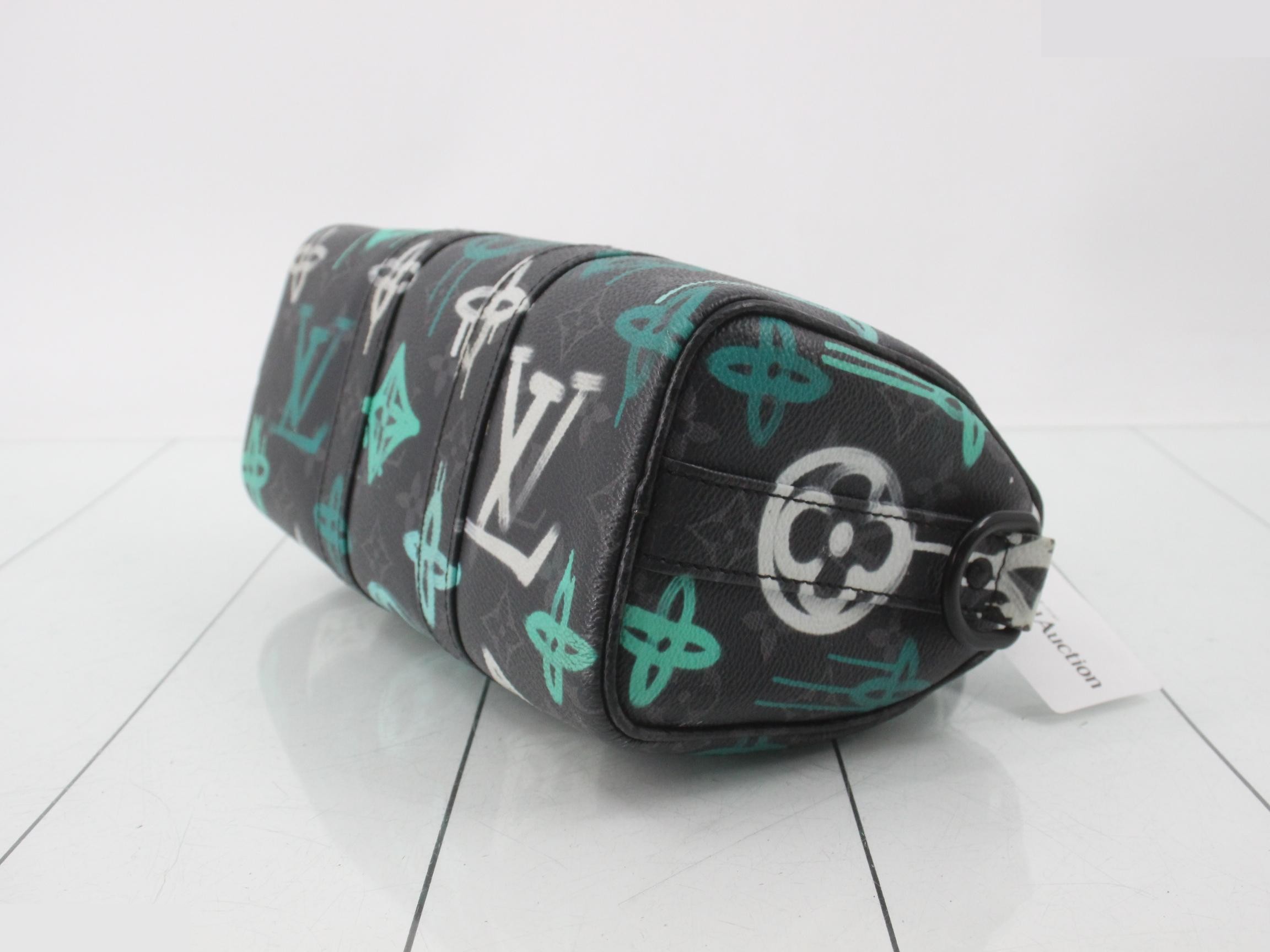 Monogram Graffiti Vert Keepall Bandoulière 25 IC Chip — view 6