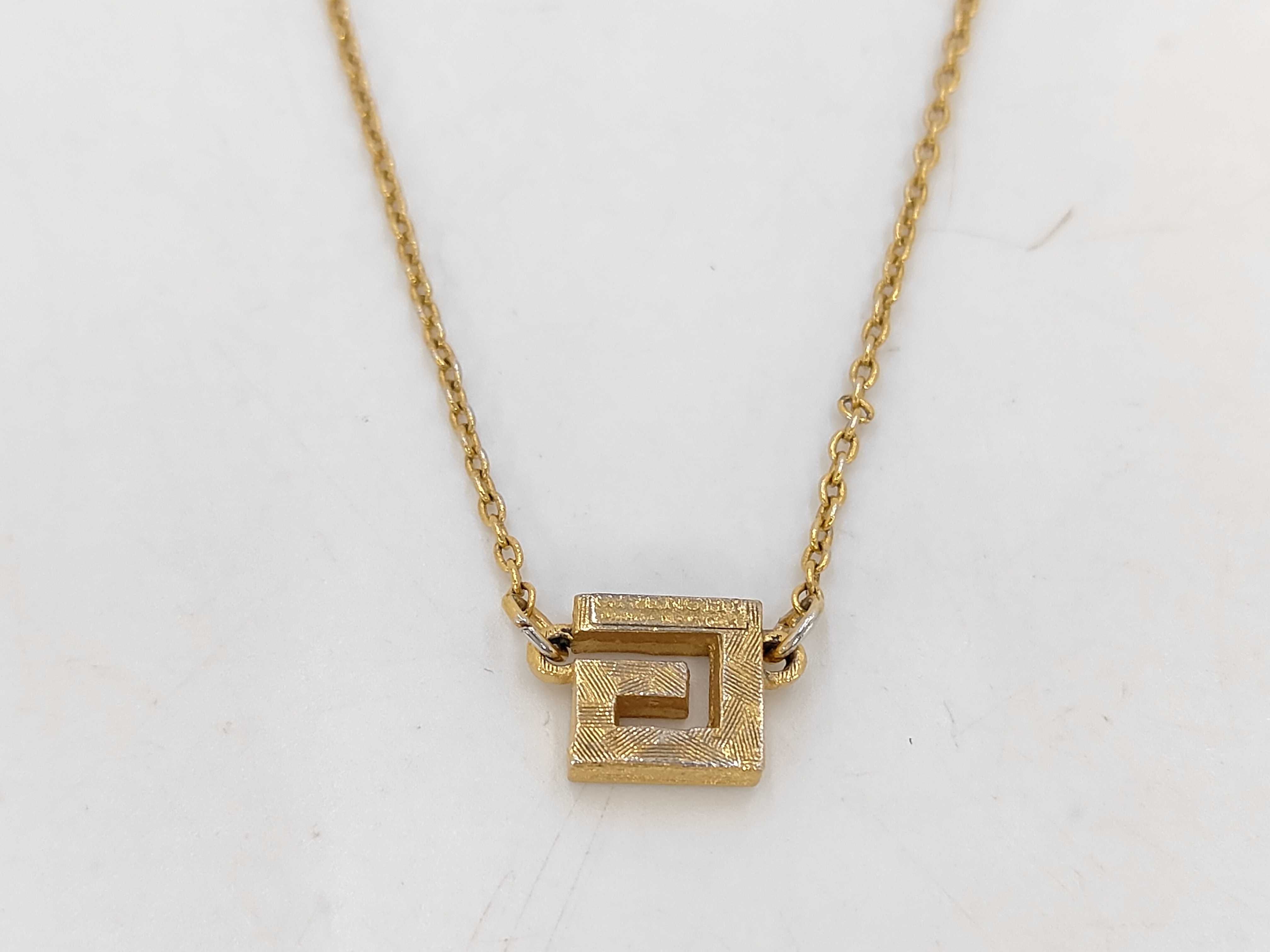 Necklace — view 3