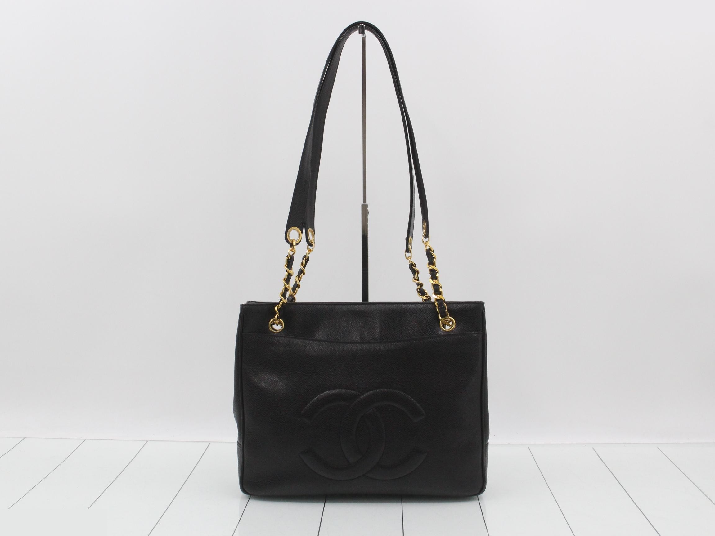 Gold chain shoulder tote — view 2