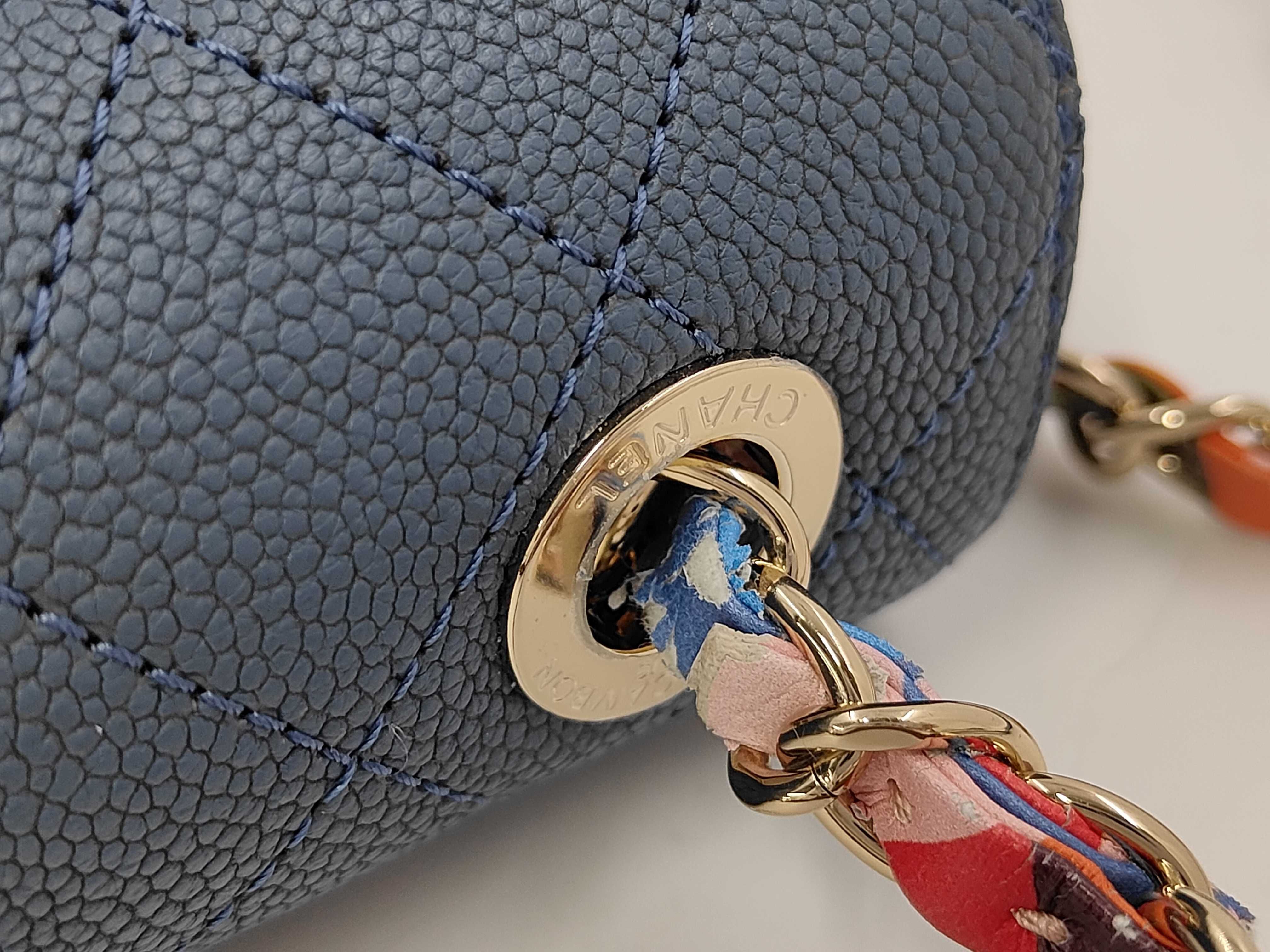 Caviar Skin Matelassé 20 Half Coco Hardware 2-way Chain Shoulder Bag (Serial Number 23) — view 7