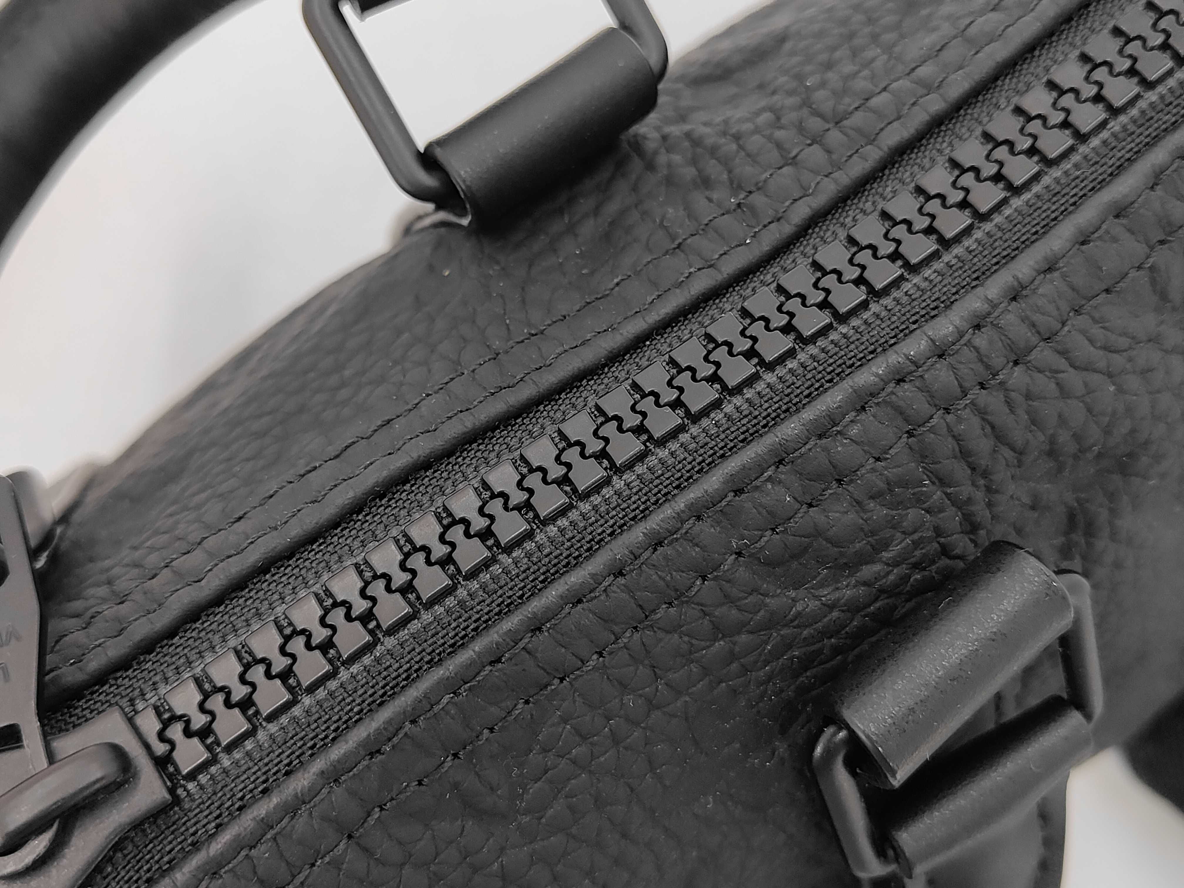 Monogram Empreinte Keepall Bandoulière 25 M20900 Handbag — view 8