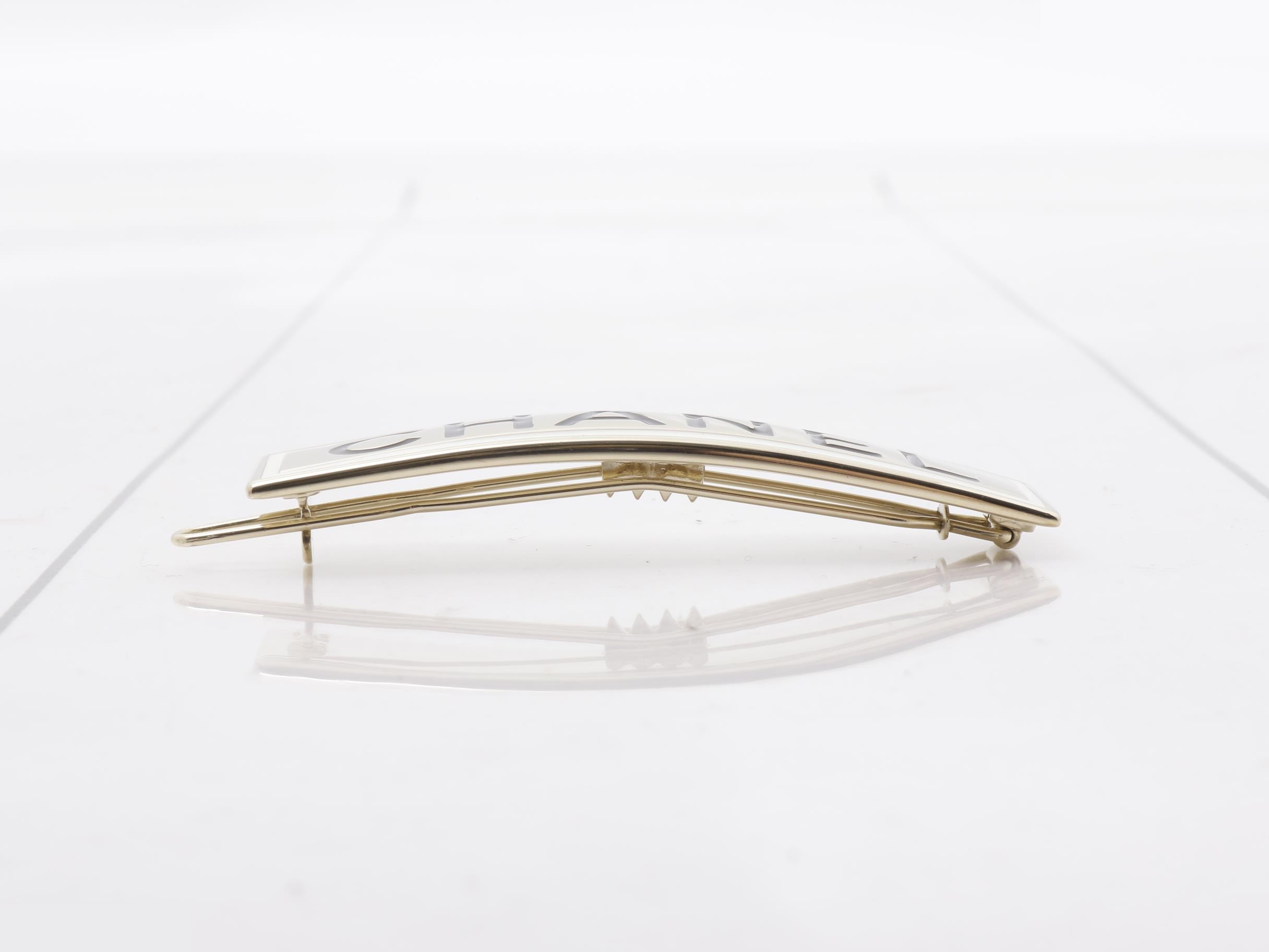 Barrette Logo — view 3