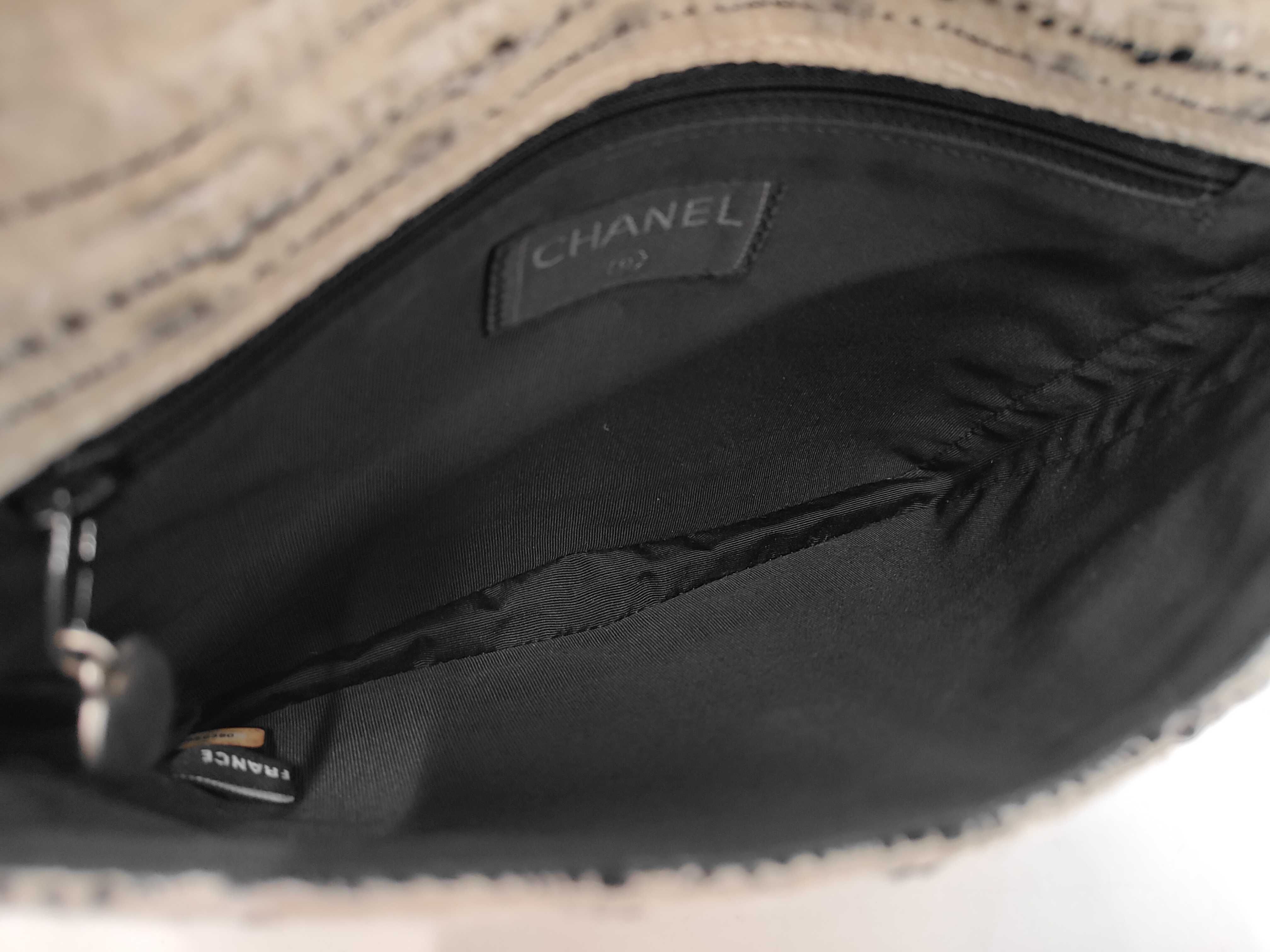 Tweed Chain Shoulder Bag (Series 5) — view 8