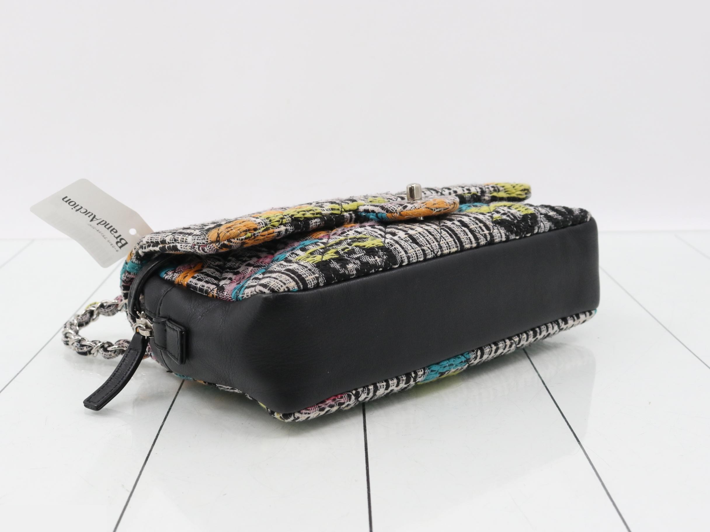 Matelassé chain shoulder bag, tweed, serial number 21 series, guarantee included. — view 5