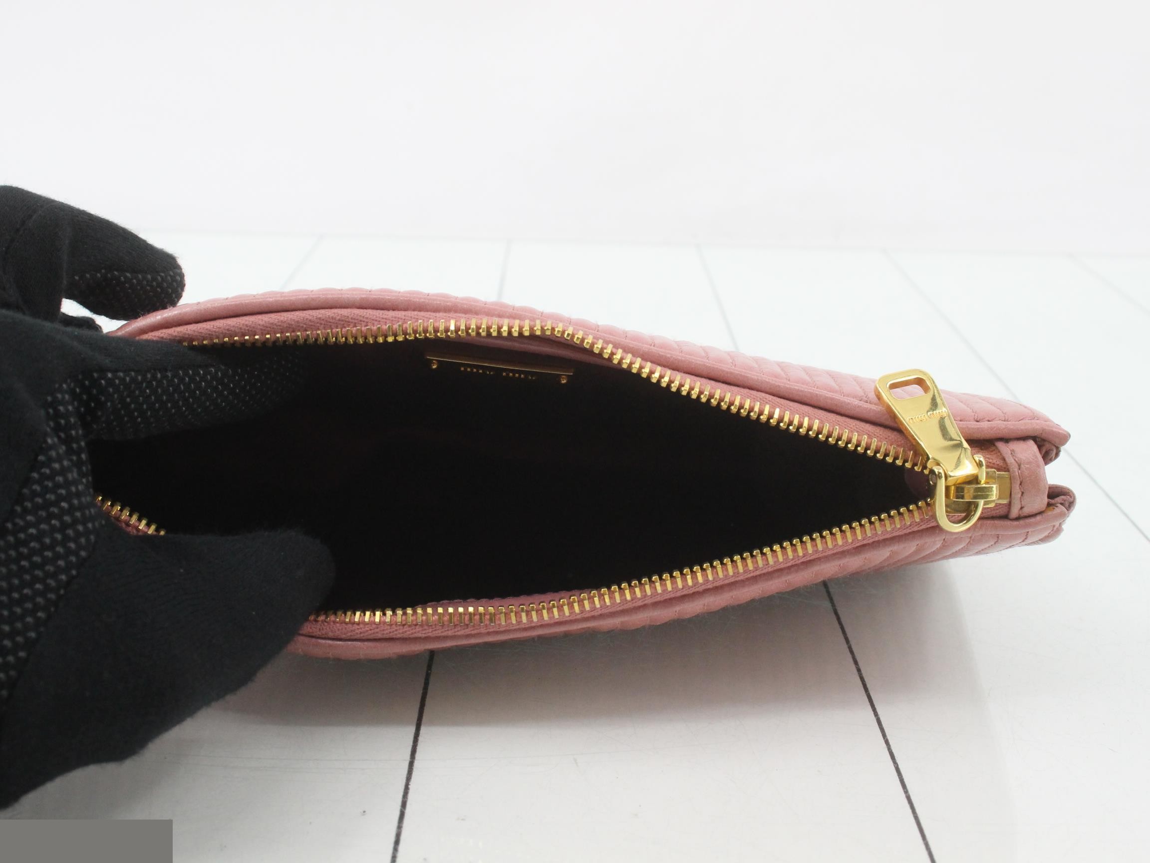 5N1455 Vitello Shine Clutch Bag, Leather, Pink — view 4