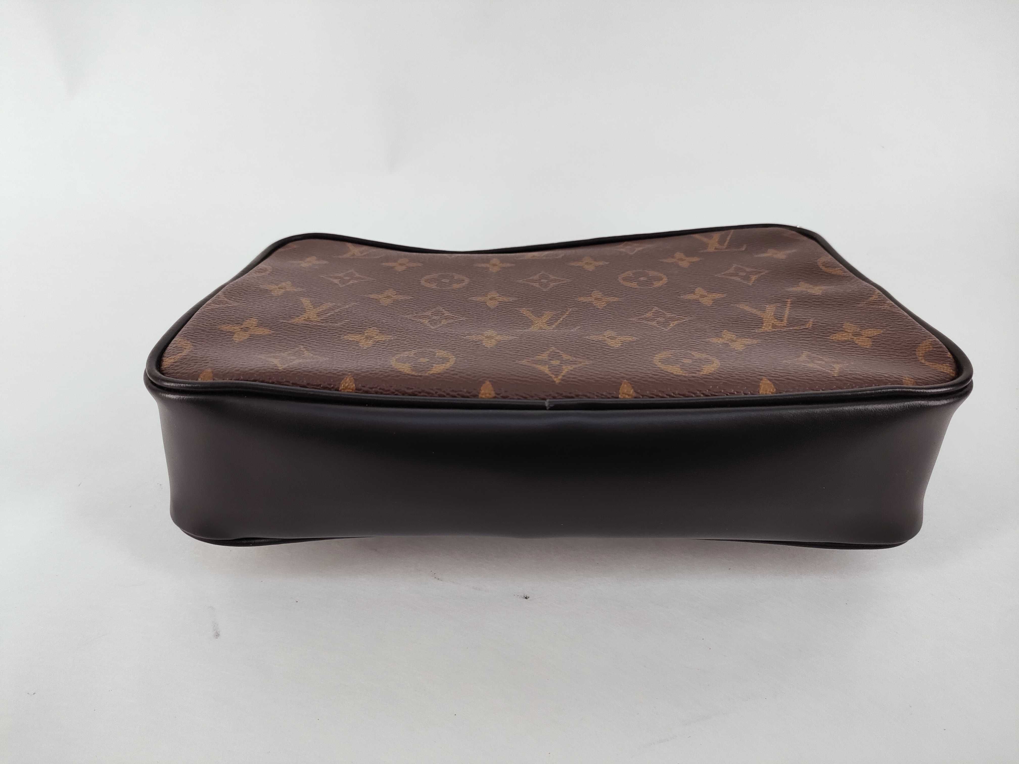 Monogram Macassar Pochette Kasai M42838 SR0280 Shoulder Bag — view 4