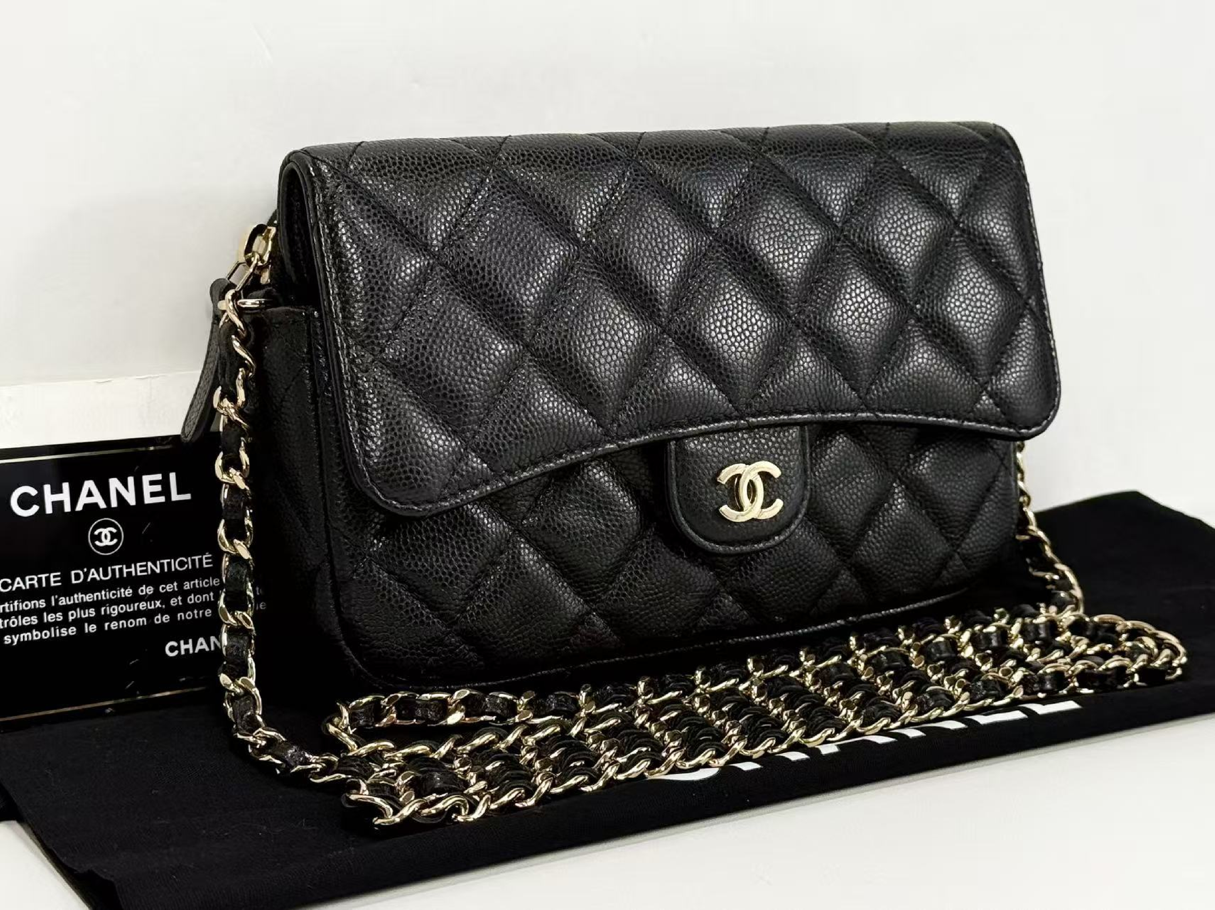 Black Caviar Skin Matelassé WOC W18/H11/D4cm approx. 31 series [Includes dust bag, authenticity card, and seal] Gold hardware Shoulder bag 31219429 — view 2