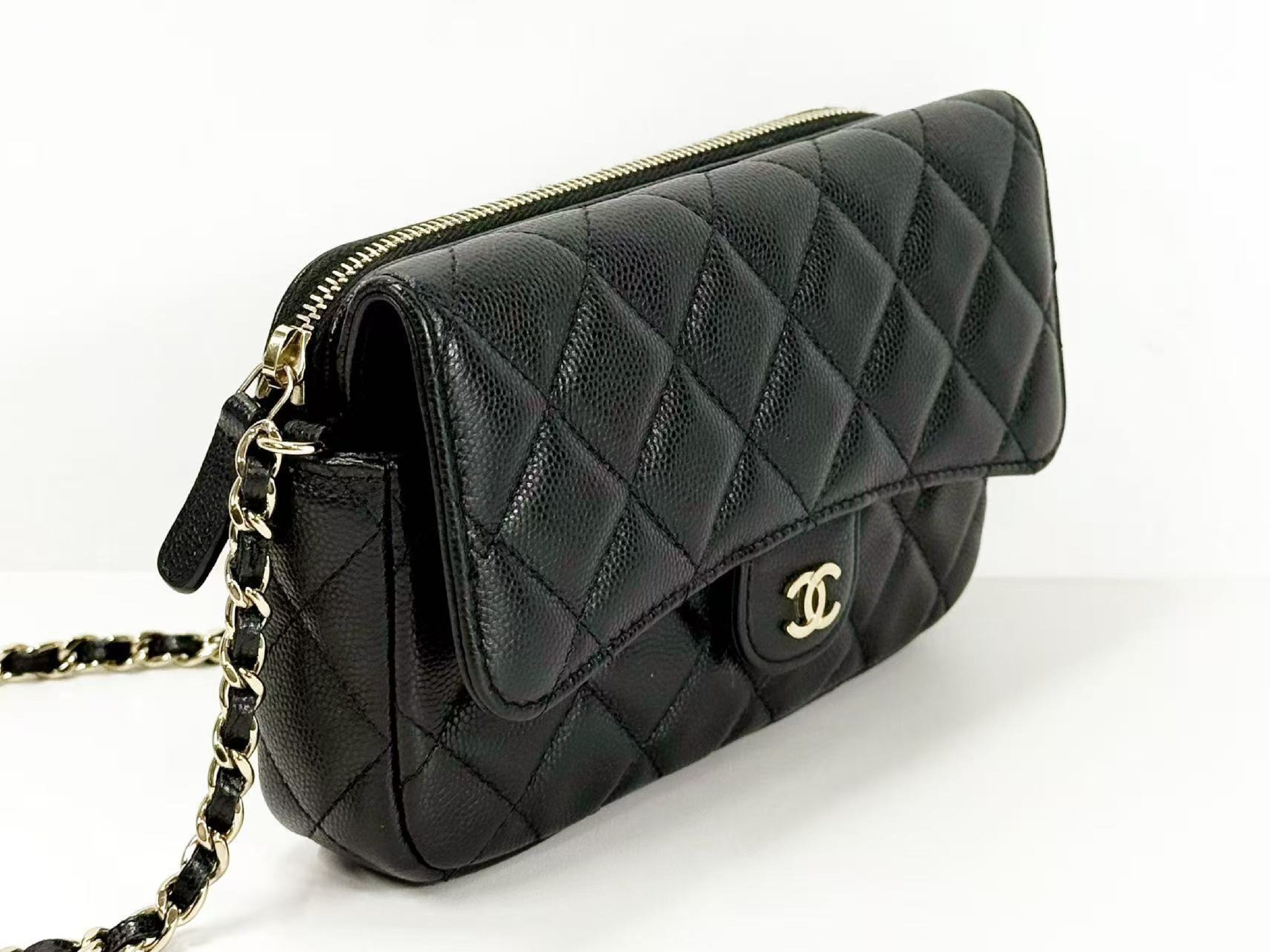 Black Caviar Skin Matelassé WOC W18/H11/D4cm approx. 31 series [Includes dust bag, authenticity card, and seal] Gold hardware Shoulder bag 31219429 — view 6
