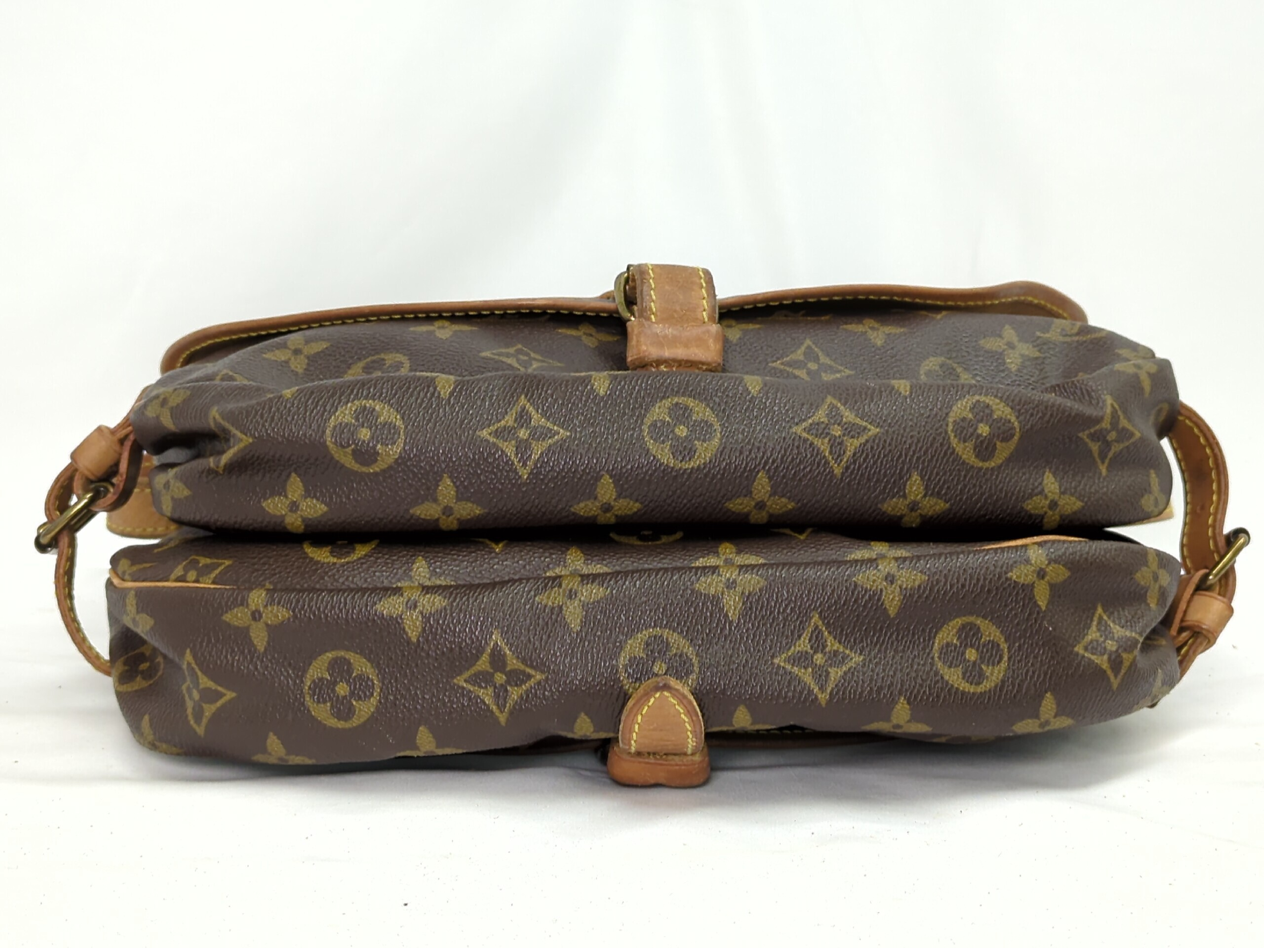 M42256 Monogram Saumur 30 Shoulder Bag — view 5