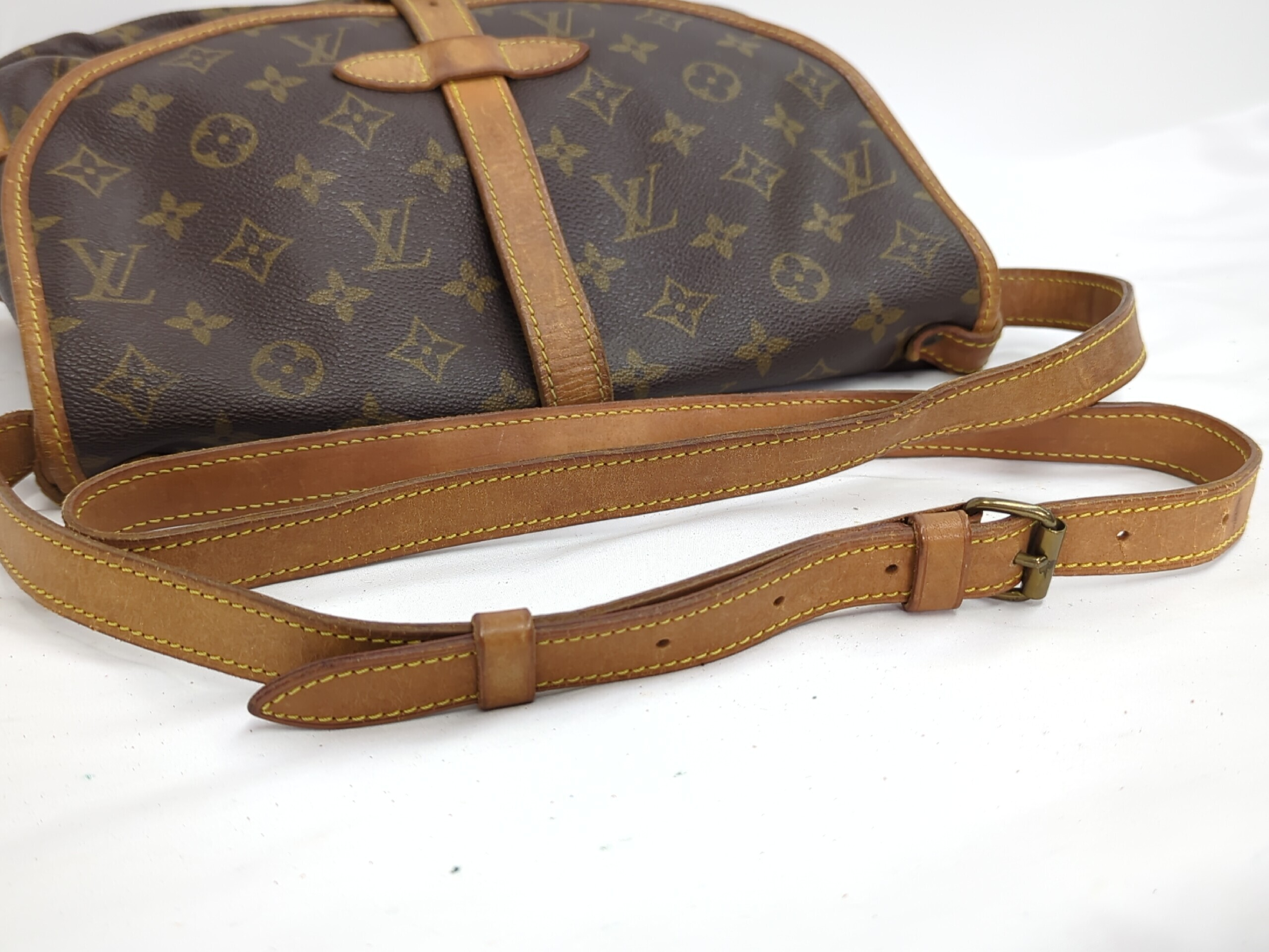 M42256 Monogram Saumur 30 Shoulder Bag — view 6