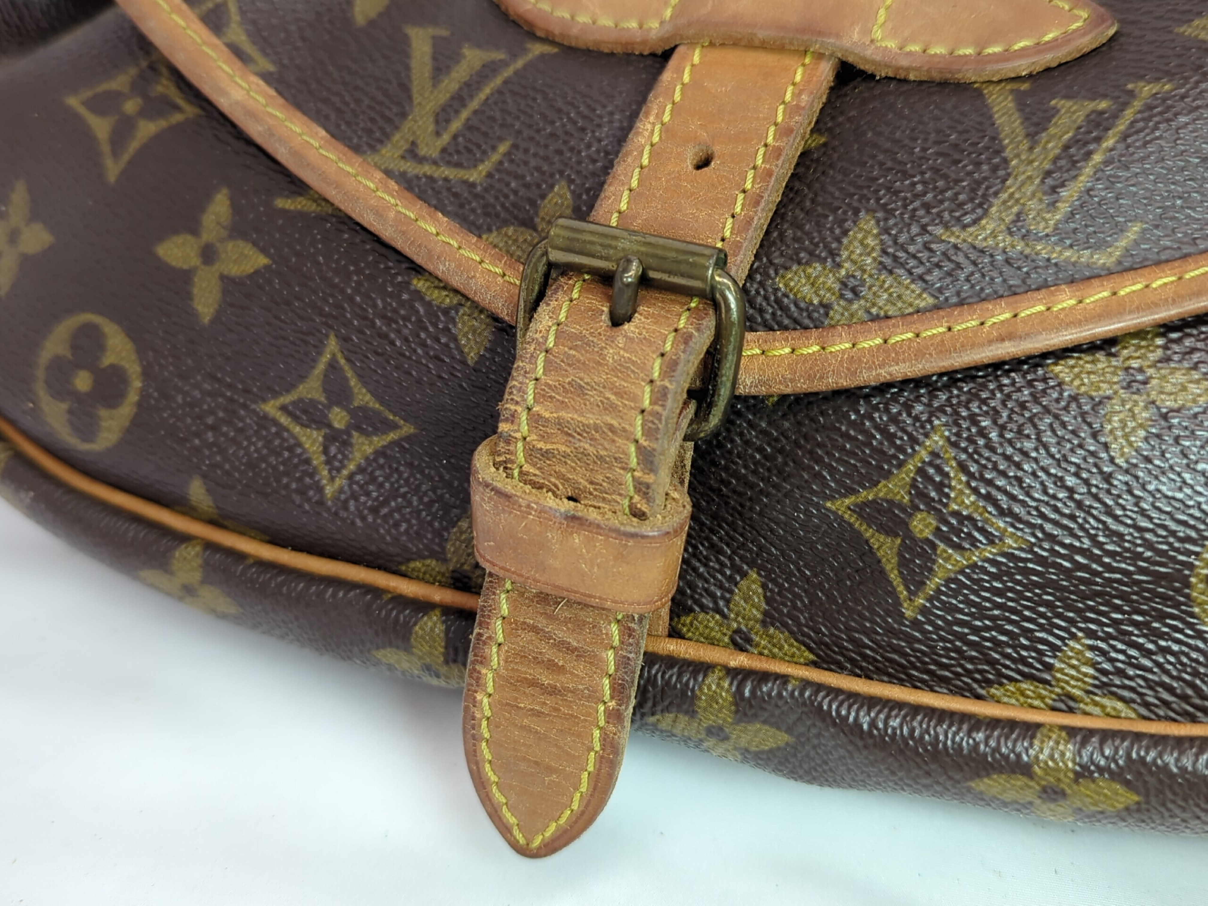 M42256 Monogram Saumur 30 Shoulder Bag — view 8