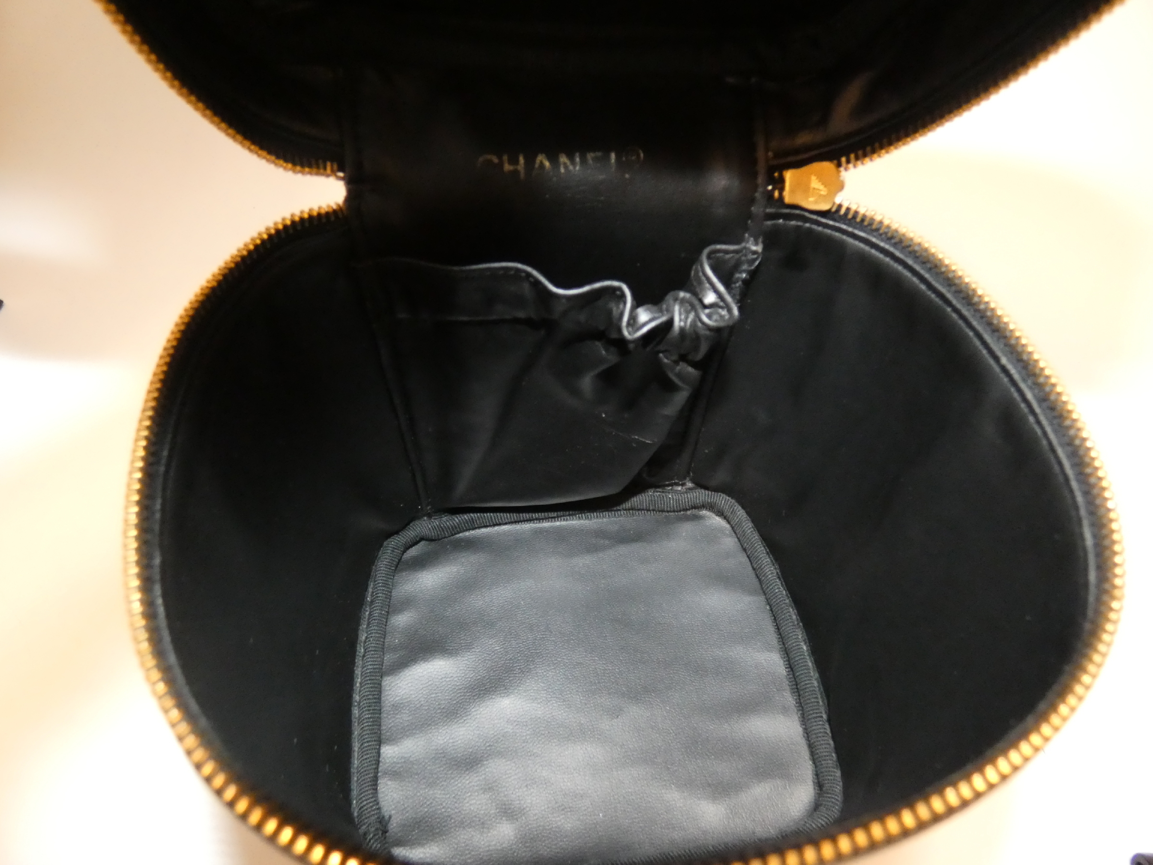 Bicolore Lambskin Black Vanity Bag — view 9