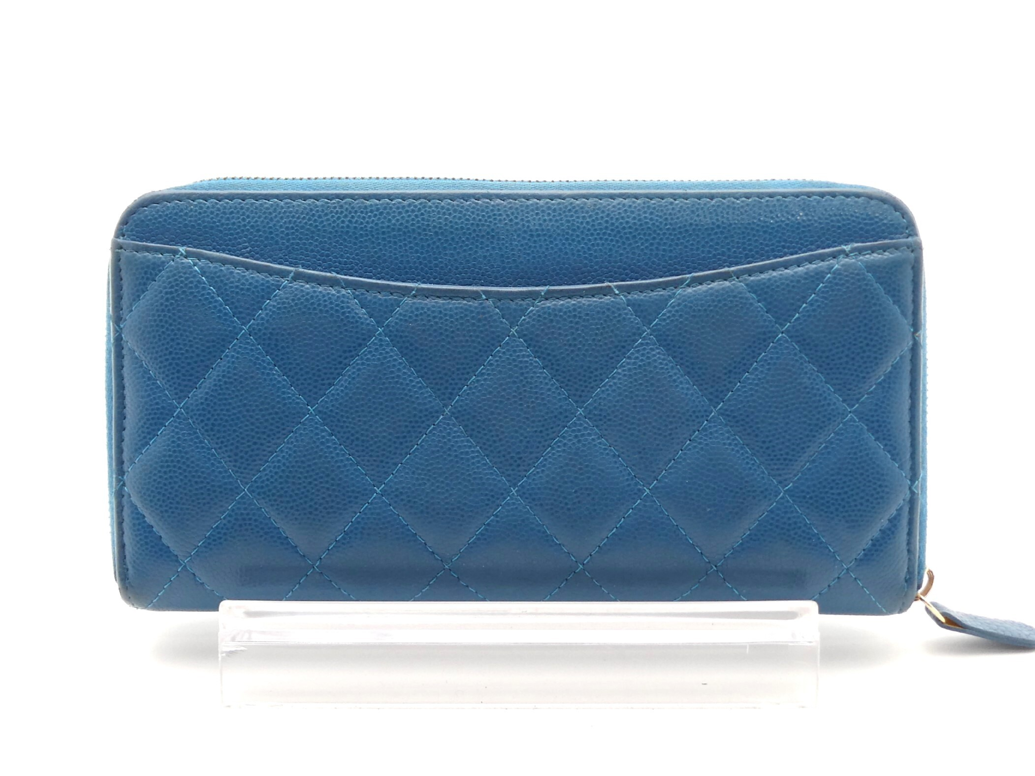 Matelassé Coco Mark Caviar Skin Round Zip Wallet — view 2