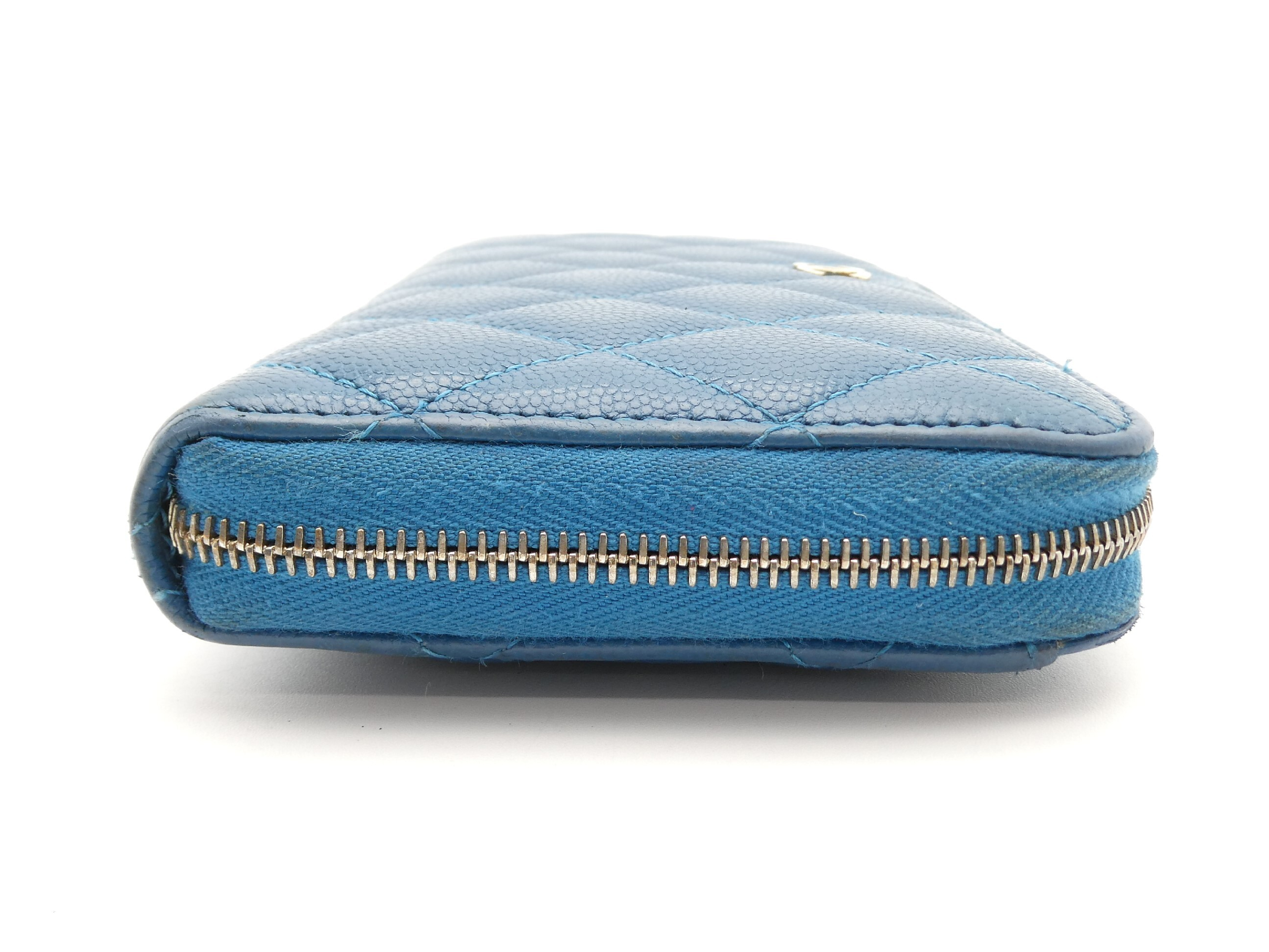 Matelassé Coco Mark Caviar Skin Round Zip Wallet — view 4