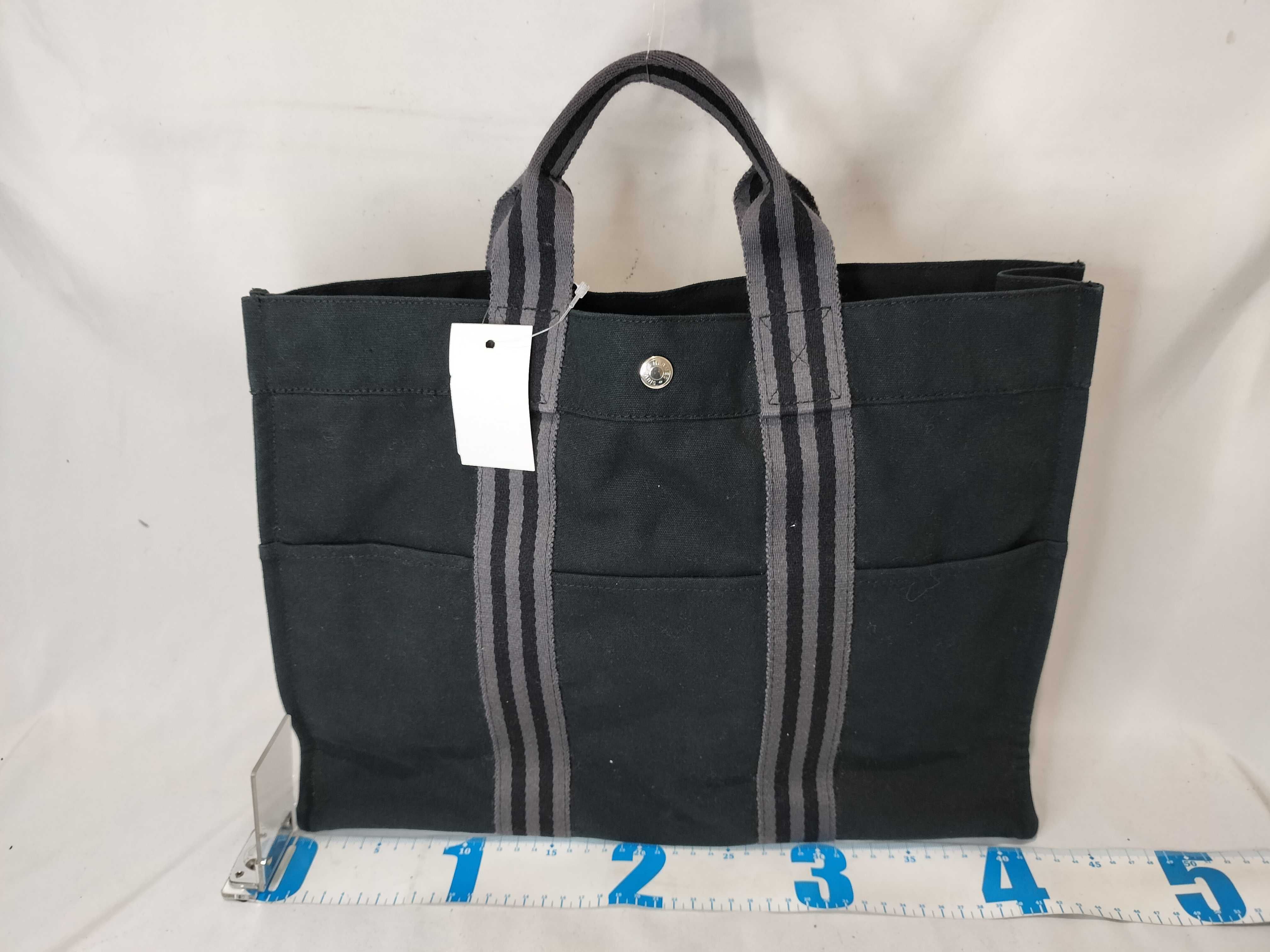 Fourre-Tout PM Handbag — view 3