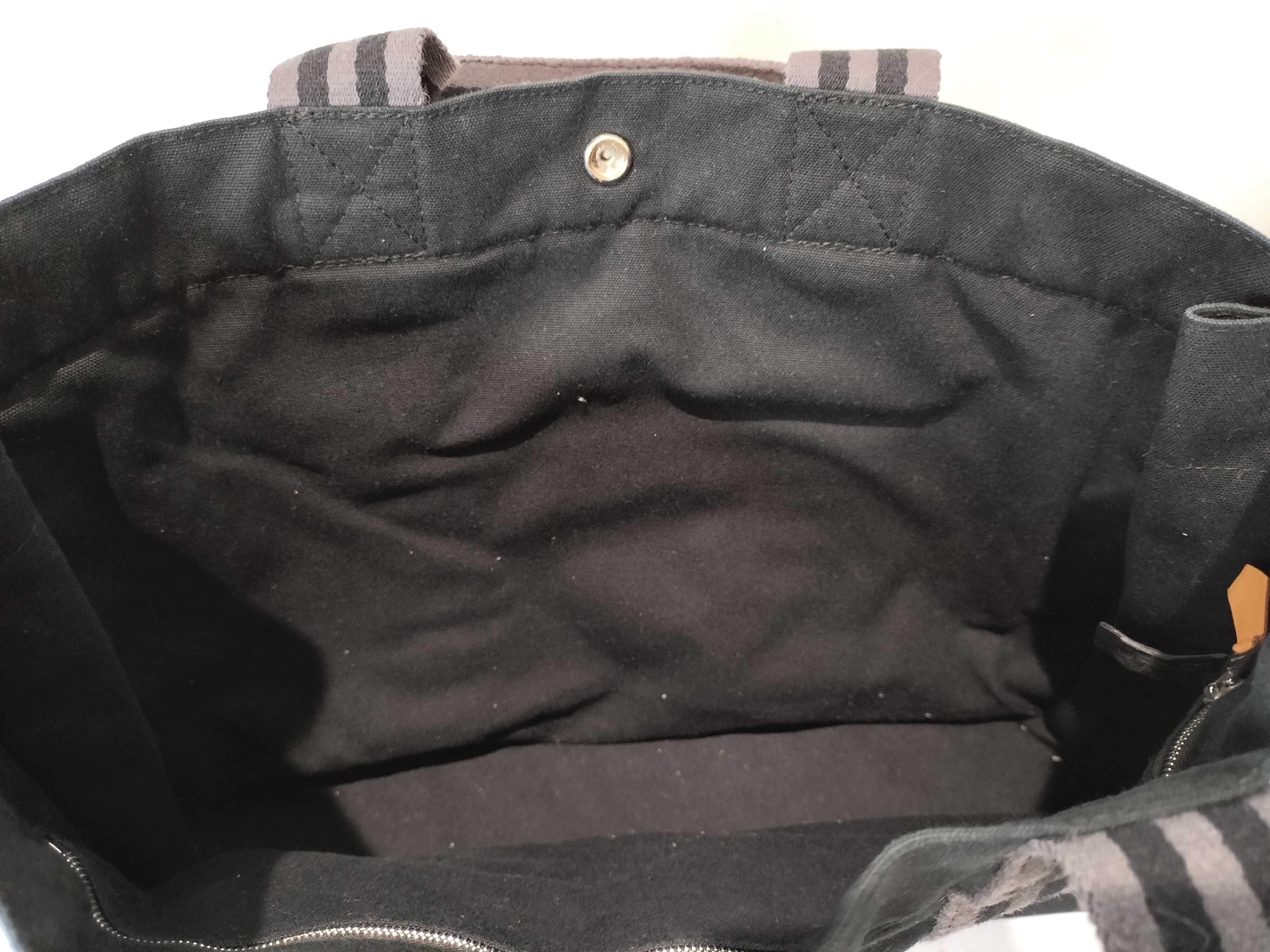 Fourre-Tout PM Handbag — view 9