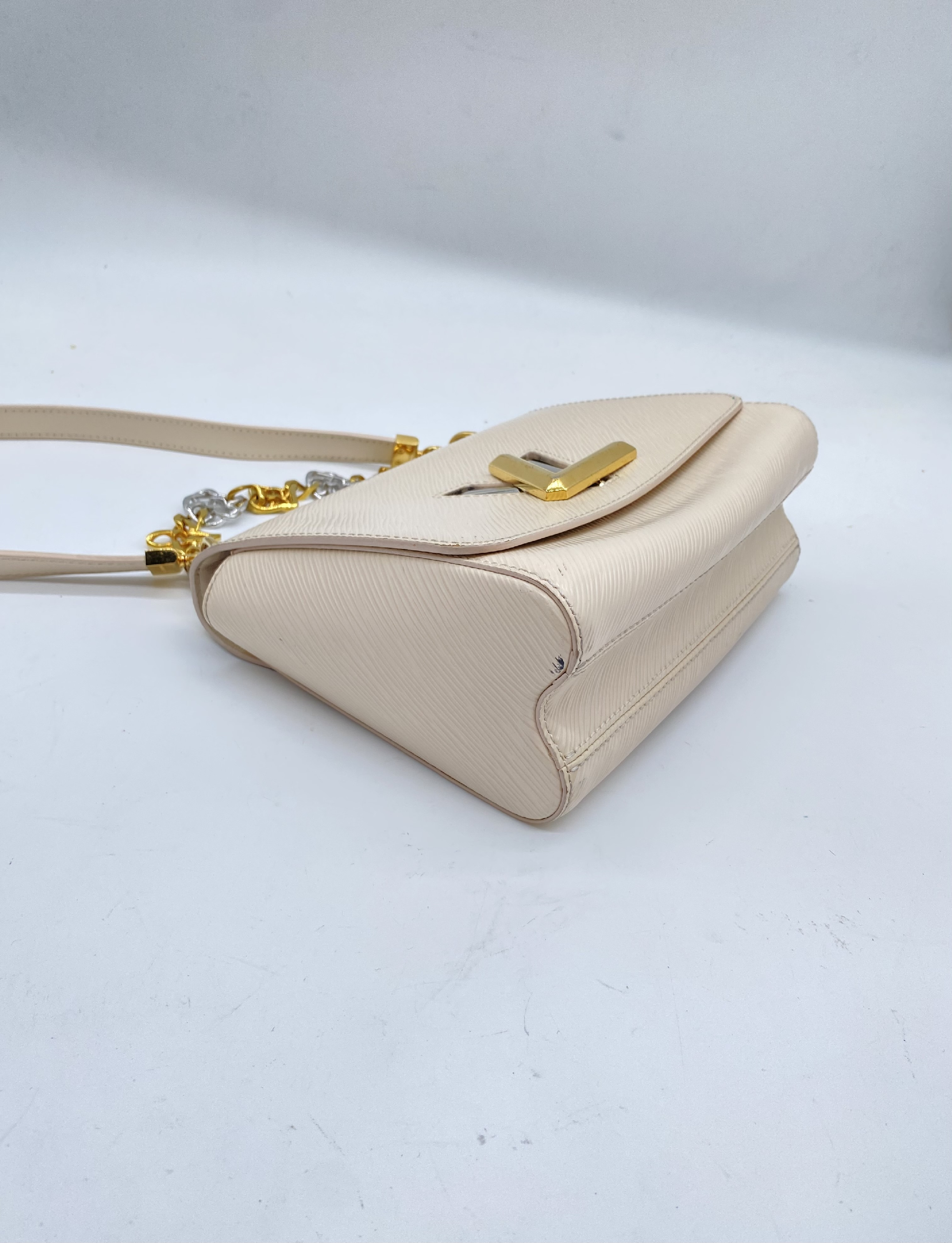 Twist MM Epi Calf Beige ST Mirror Shoulder Bag — view 4