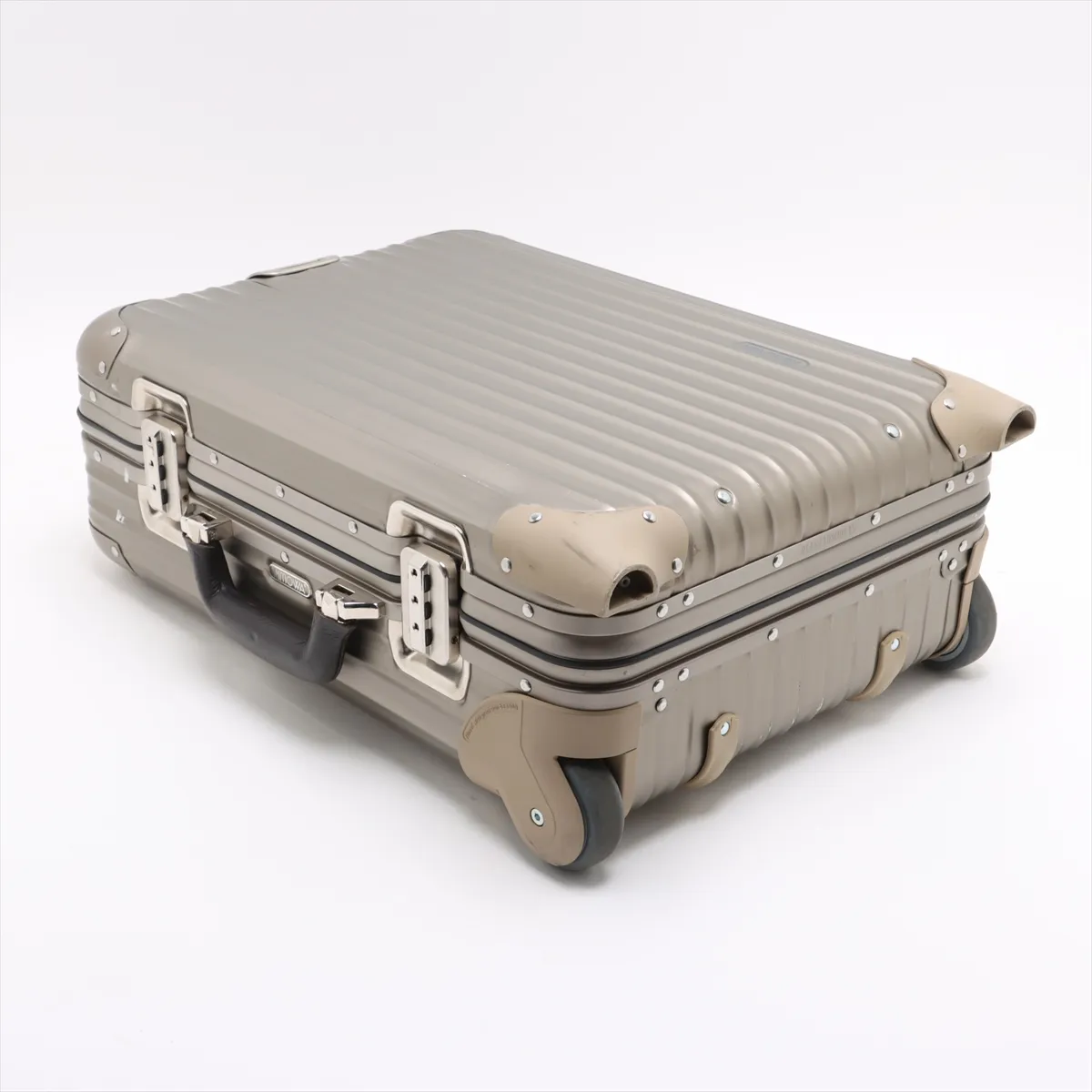[Individually packaged] Rimowa Topas Titanium Aluminum Carry-on Suitcase, Silver, Combination Lock 821 423 — view 4