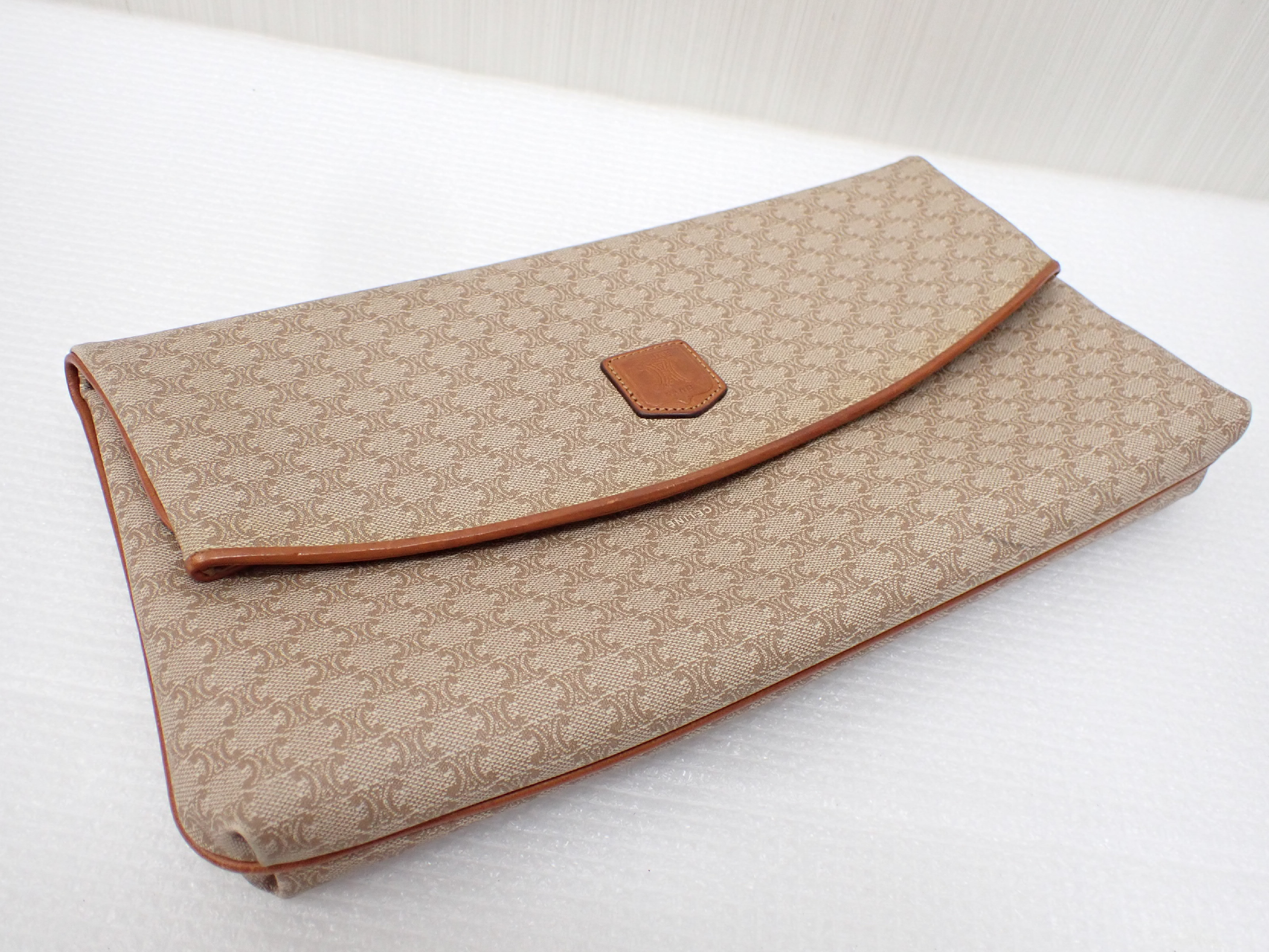 Macadam Triomphe Logo Clutch Bag Flap Clutch Bag — view 2