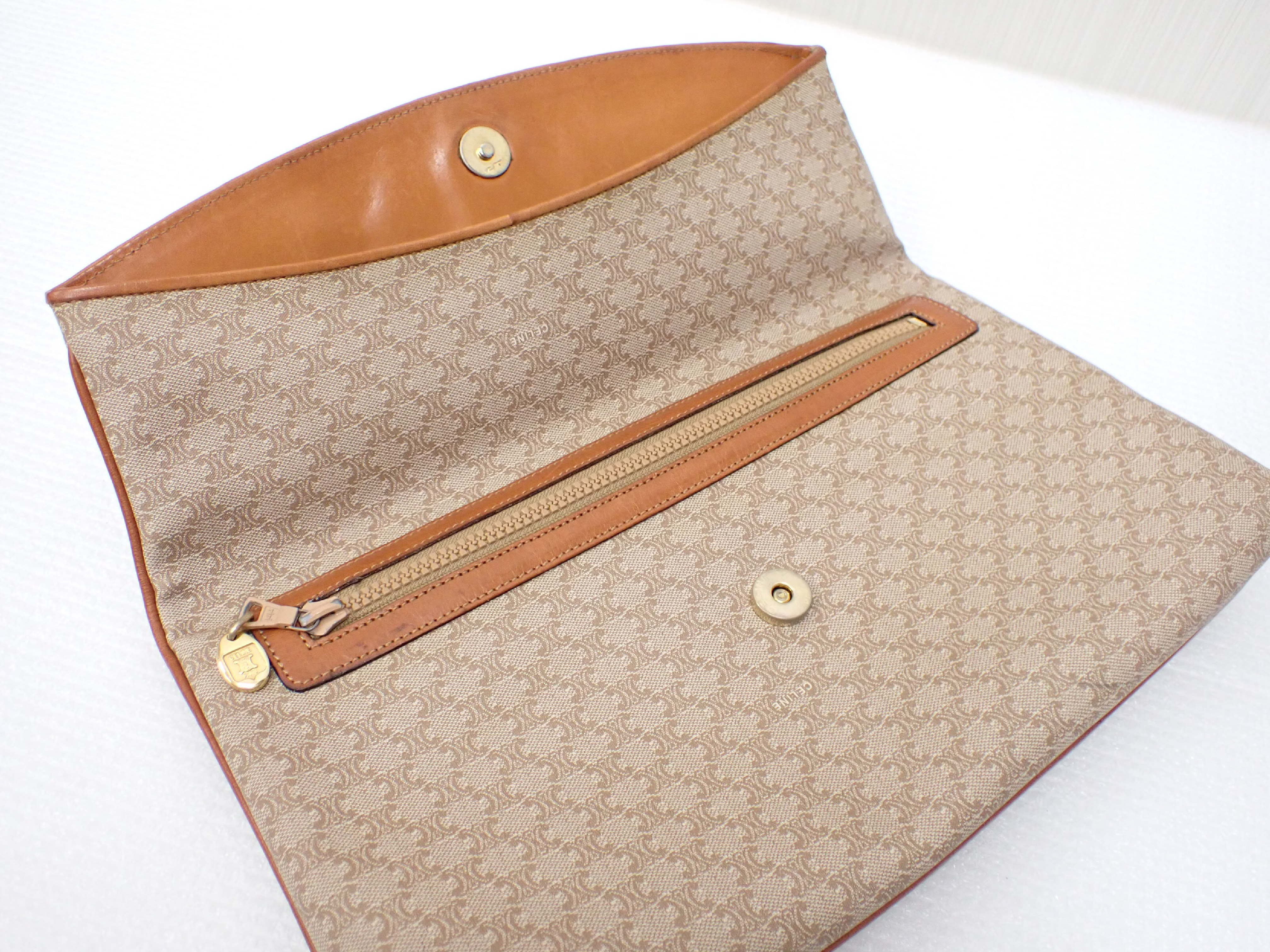Macadam Triomphe Logo Clutch Bag Flap Clutch Bag — view 8