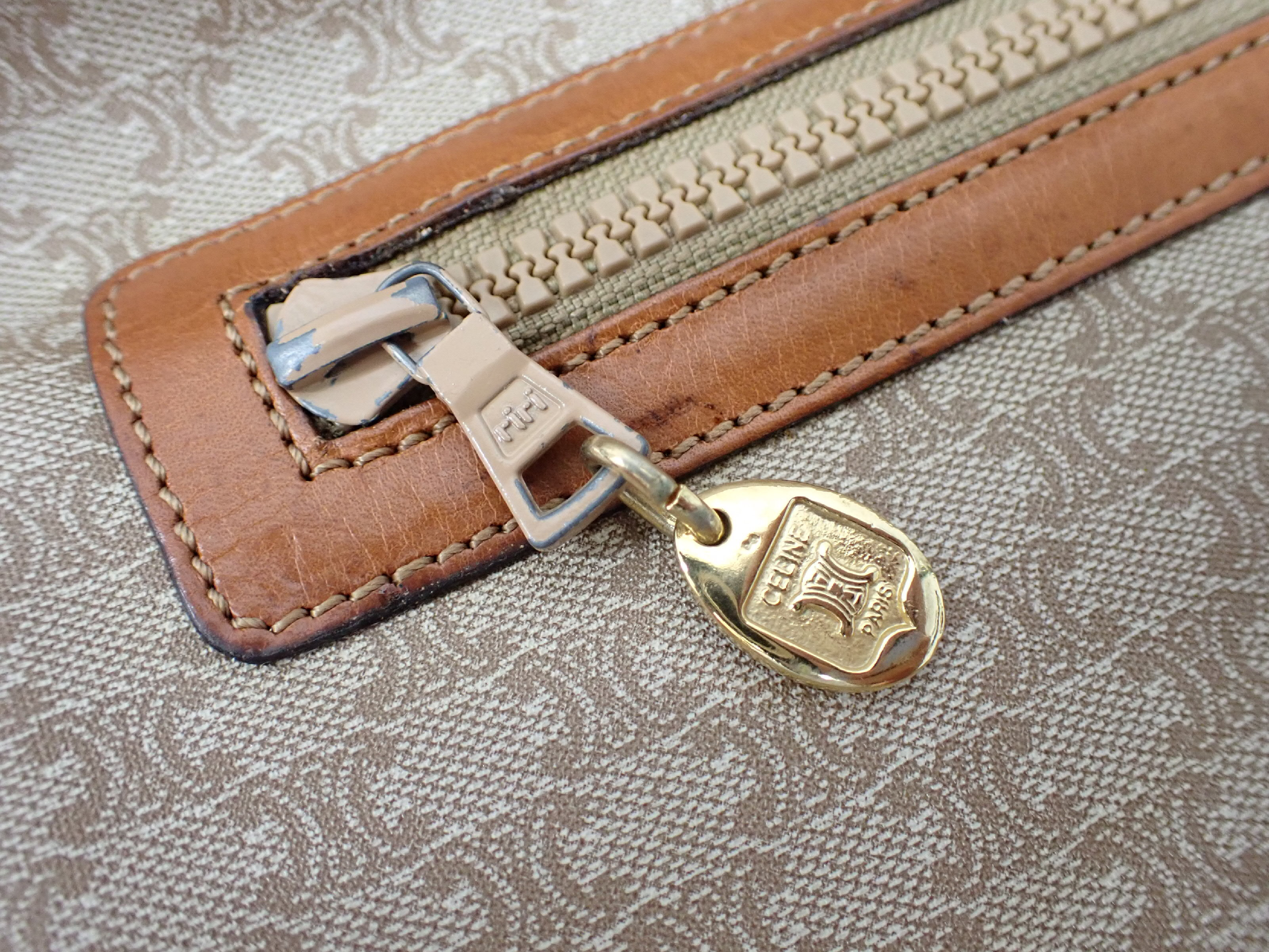 Macadam Triomphe Logo Clutch Bag Flap Clutch Bag — view 10