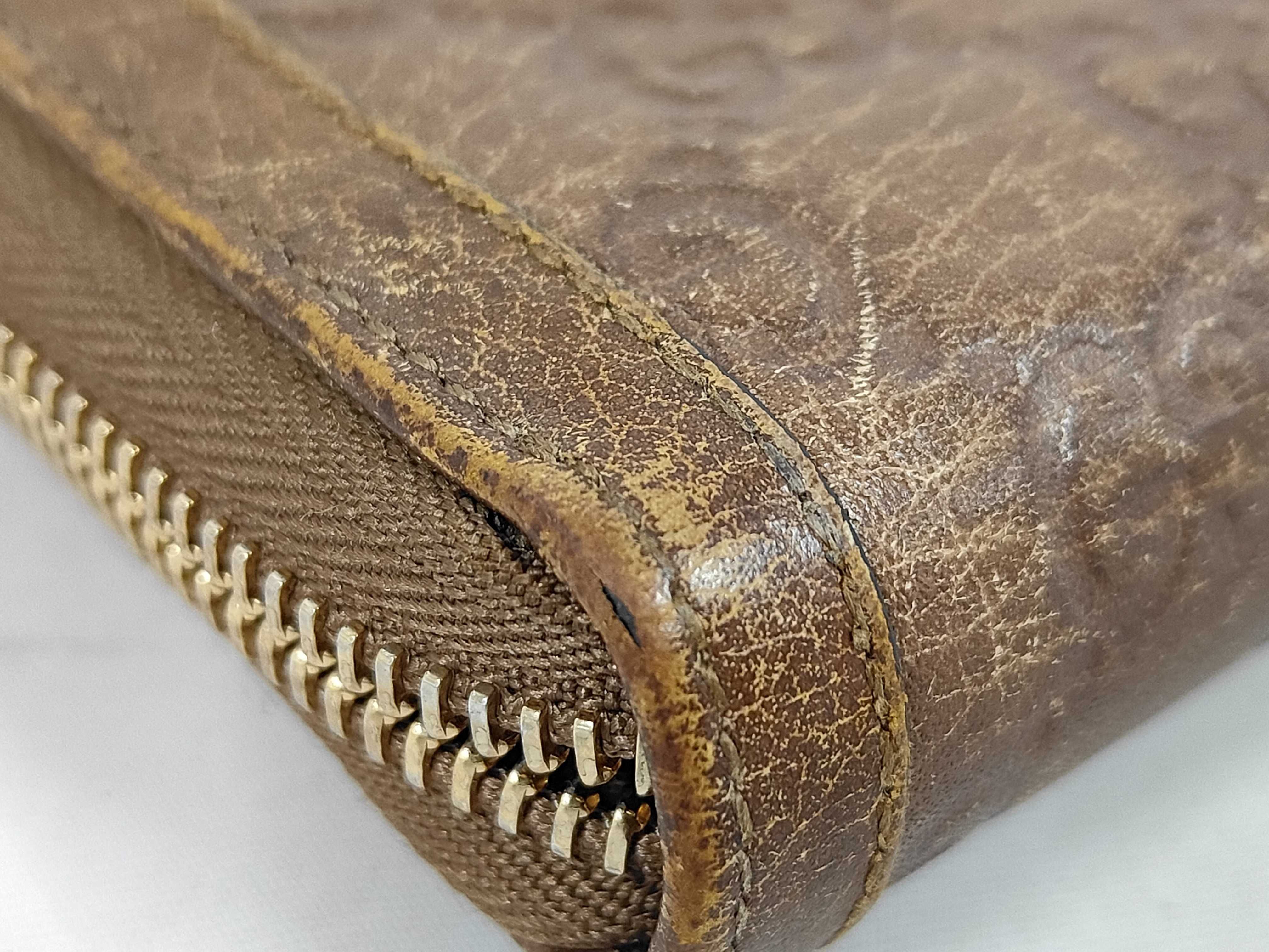 Interlocking Clasp Wallet — view 8