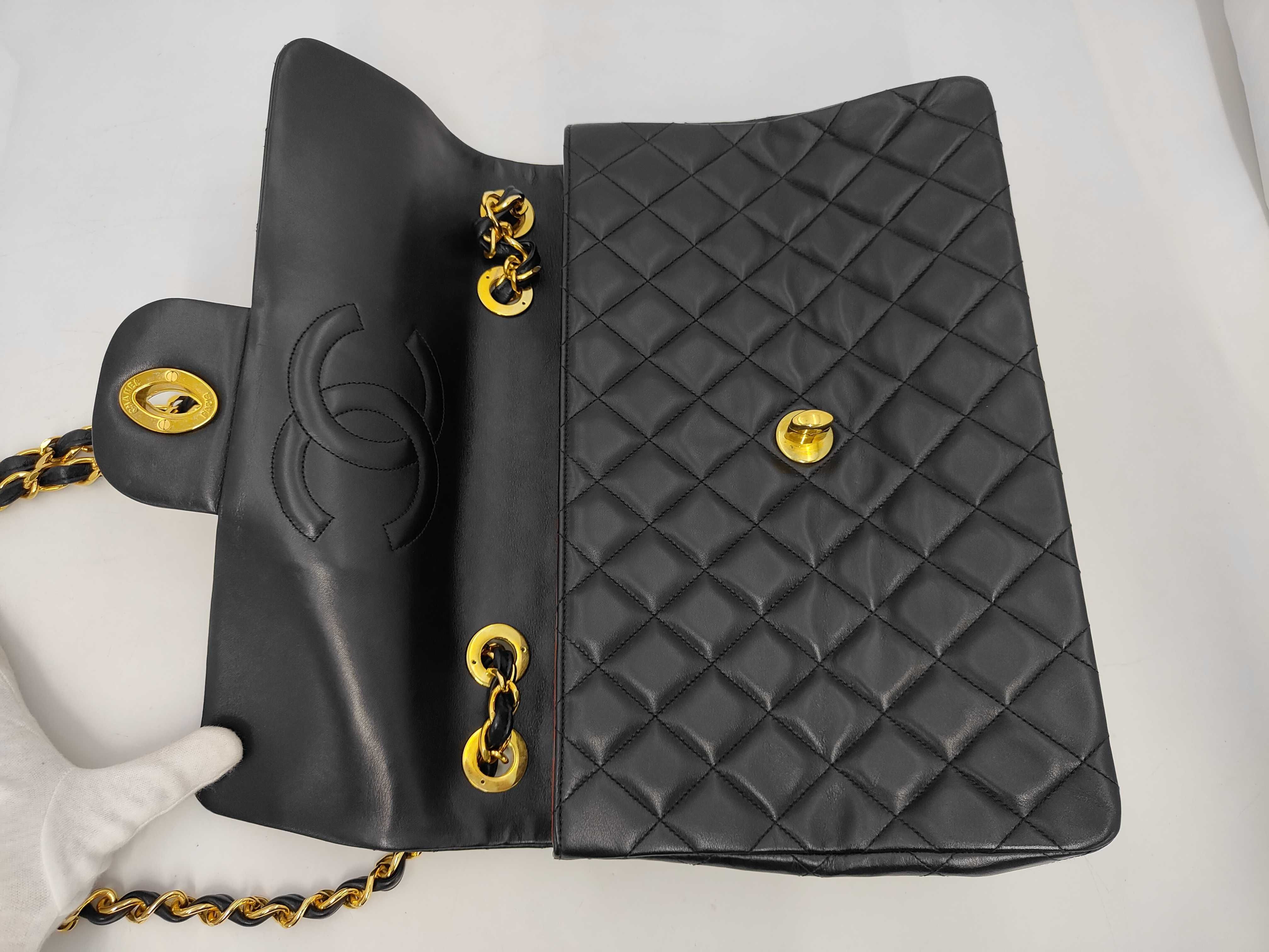 Large Matelassé 34 Lambskin Black with Gold Hardware A01094 Shoulder Bag — view 8