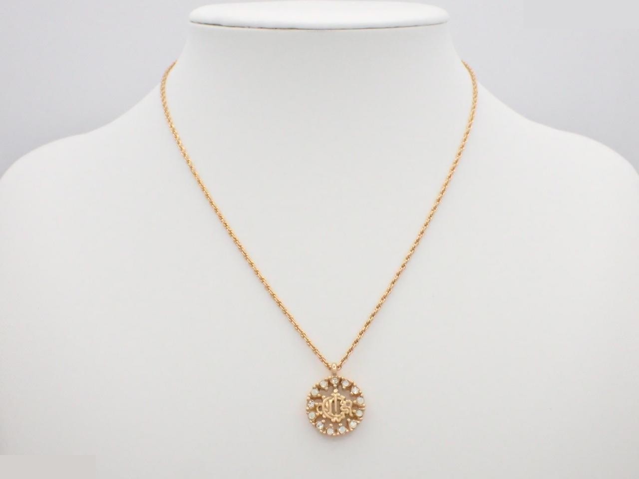 Other lines: Precious metals, necklaces, pendants — view 3