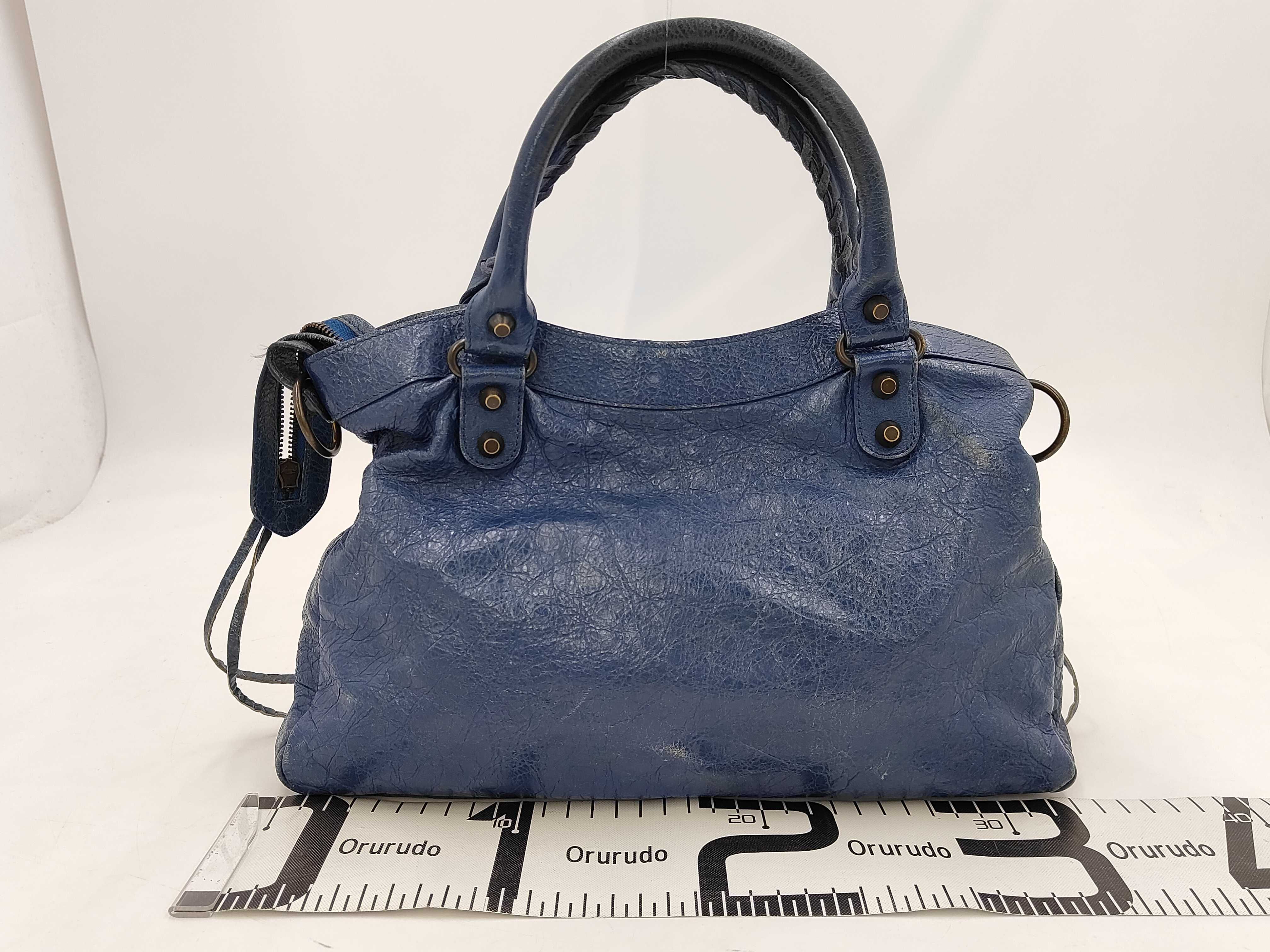 The Town Handbag Tote Bag Leather Navy Bag — view 2
